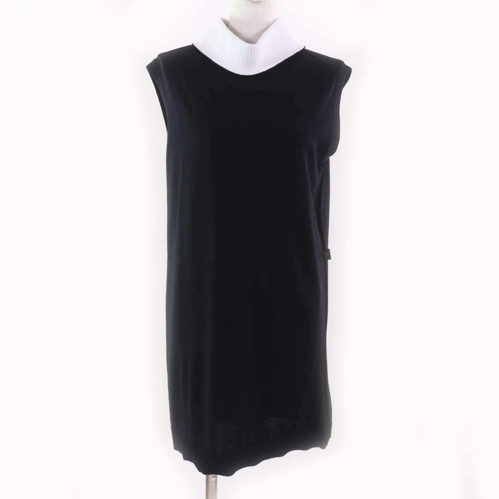 Louis Vuitton Sleeveless Knit Monogram Flower Tag Wool Dress LuxUness Louis Vuitton Sleeveless Knit Monogram Flower Tag Wool Dress LuxUness