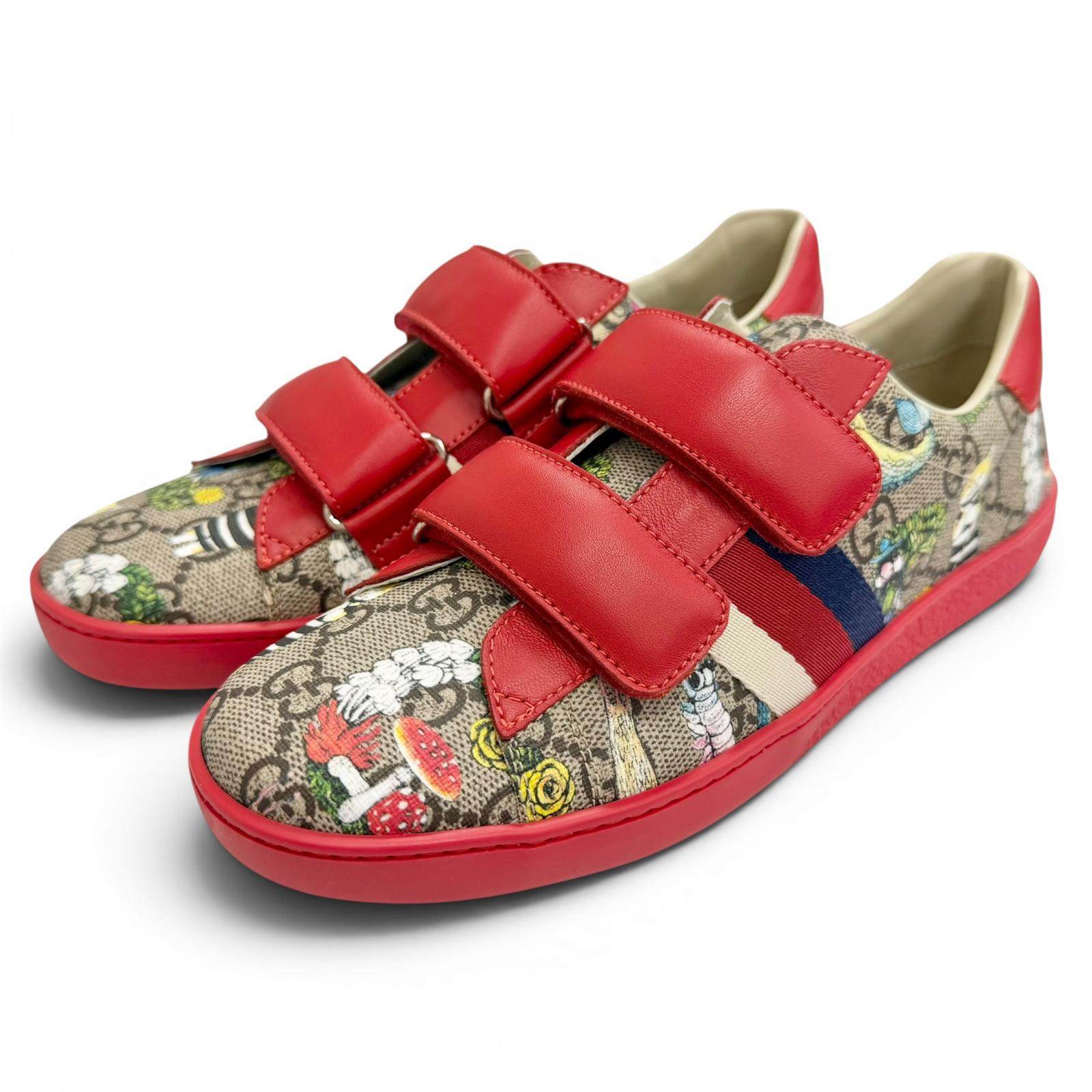 Gucci GG Supreme low cut sneakers