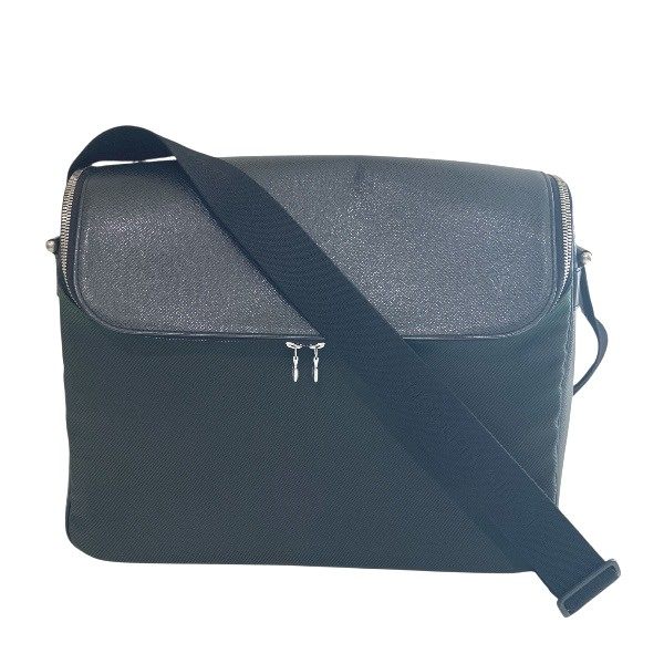 Louis Vuitton Taiga Shoulder Bag