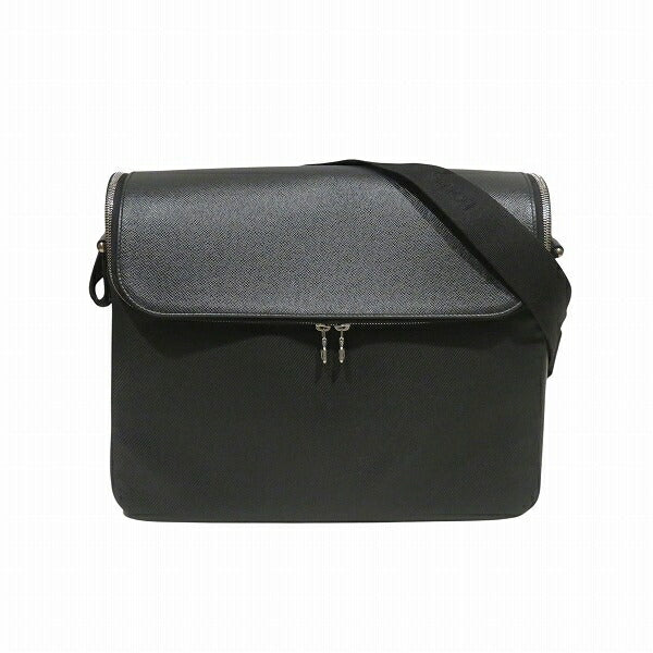 Louis Vuitton Taiga Shoulder Bag