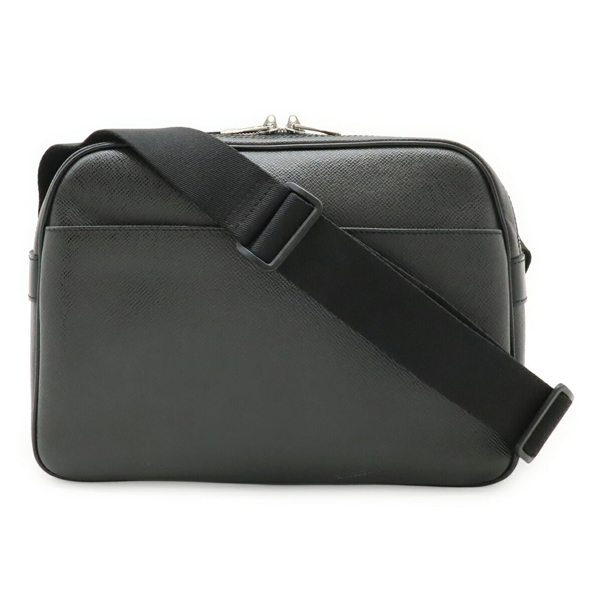 Louis Vuitton Taiga Shoulder Bag