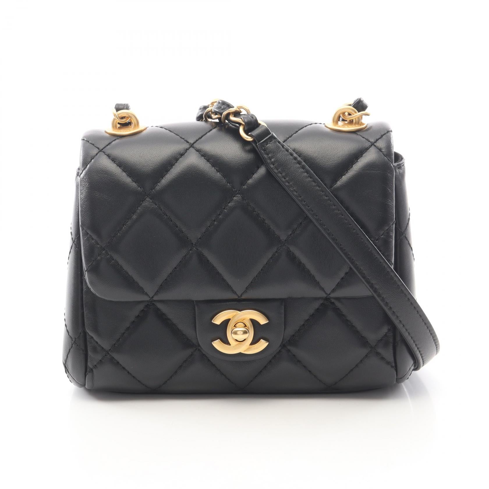 CHANEL Matelassé Lambskin Shoulder Bag