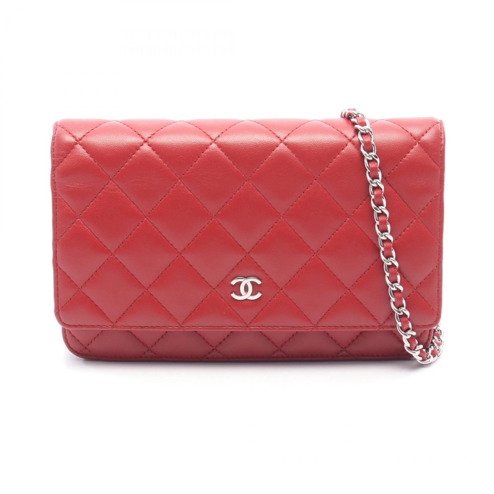 CHANEL Matelasse Lambskin Shoulder Bag