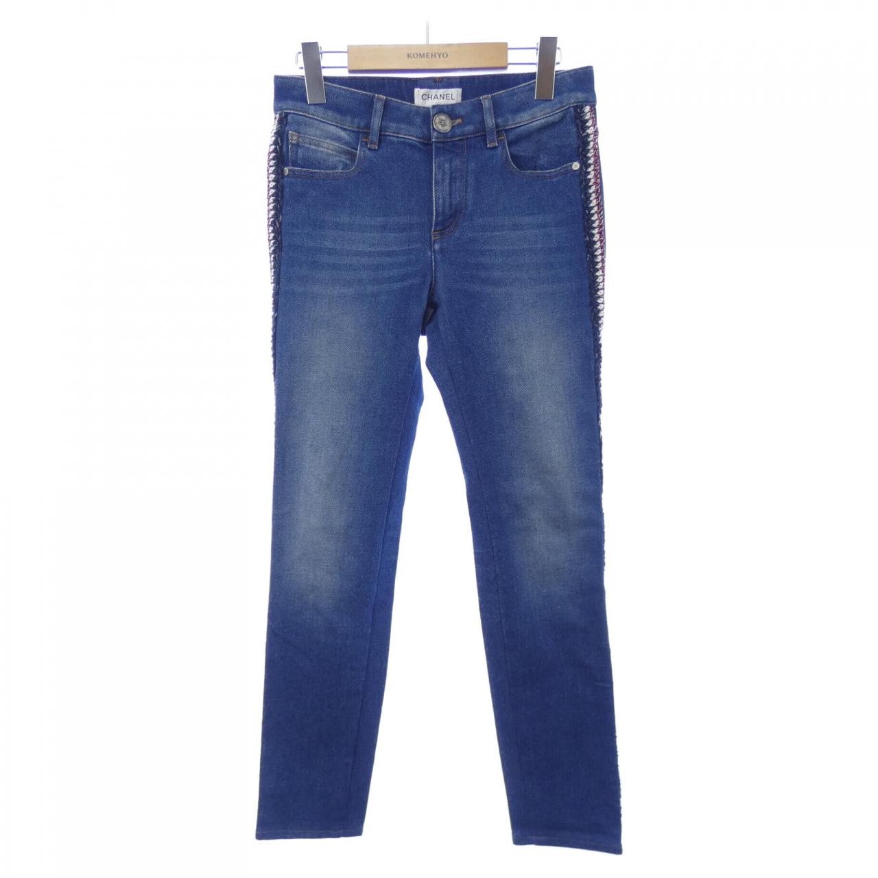 Chanel P59530V45240 18B Jeans