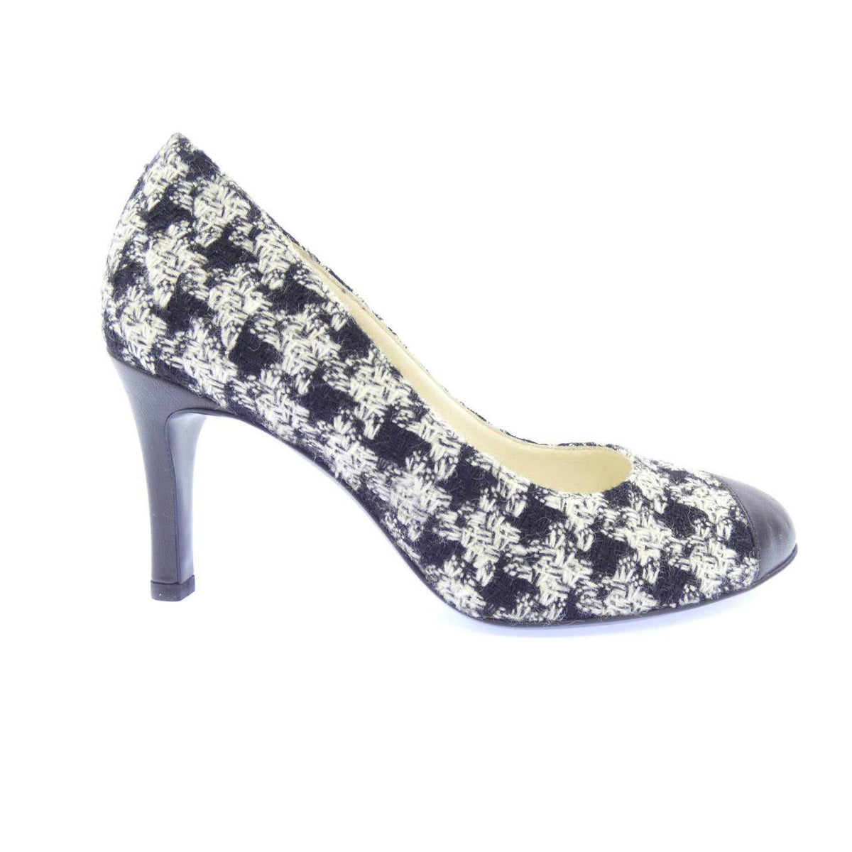 Chanel Pumps