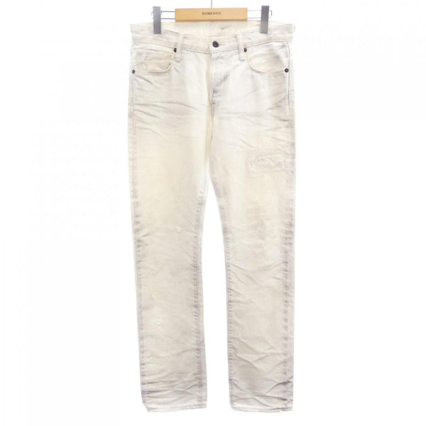 Kuro Jeans
