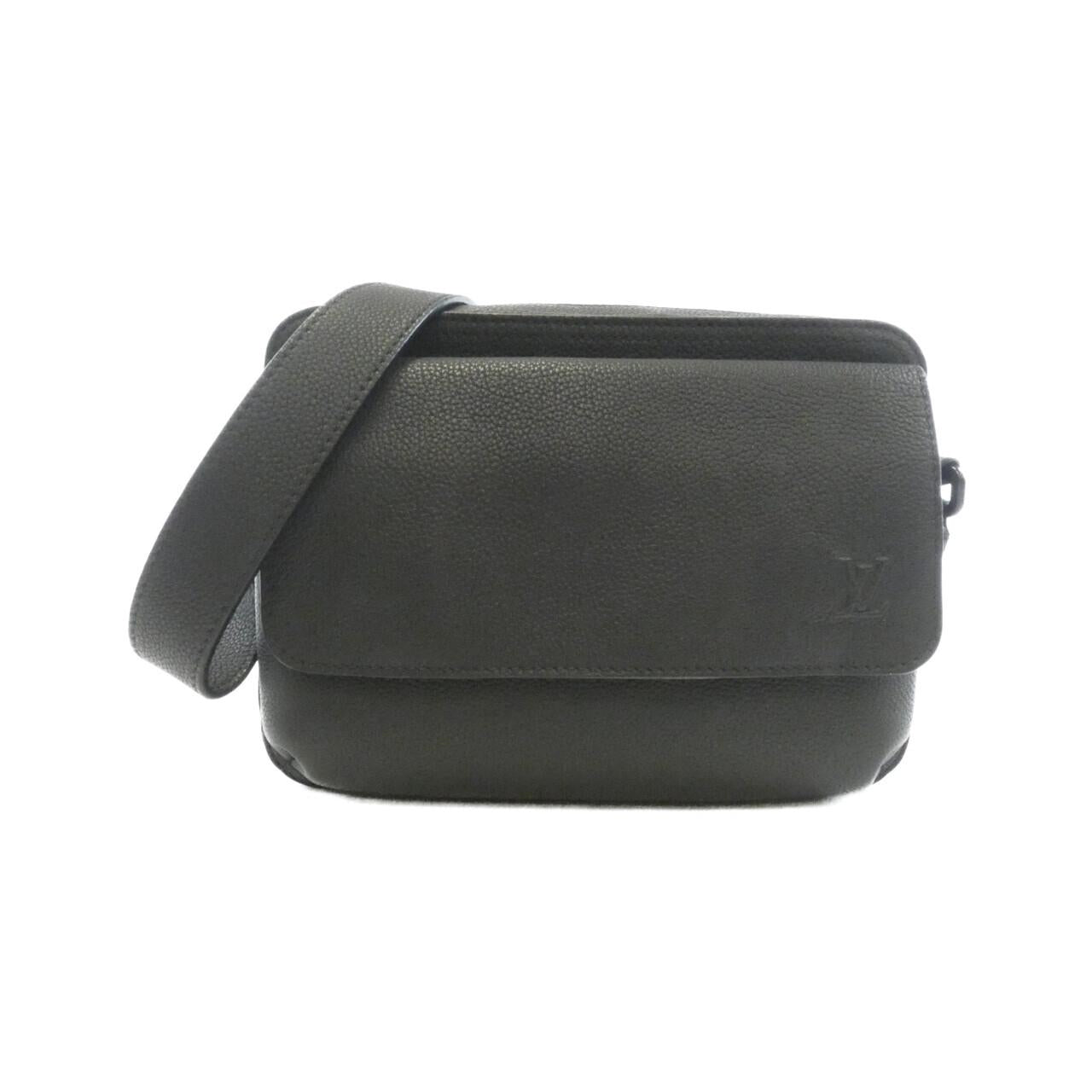 Louis Vuitton Boarding Messenger Leather Shoulder Bag