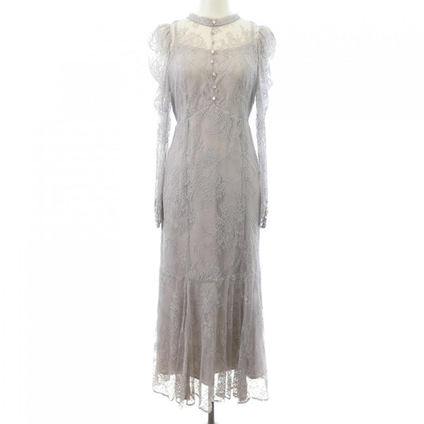 Apuweiser-riche Dress