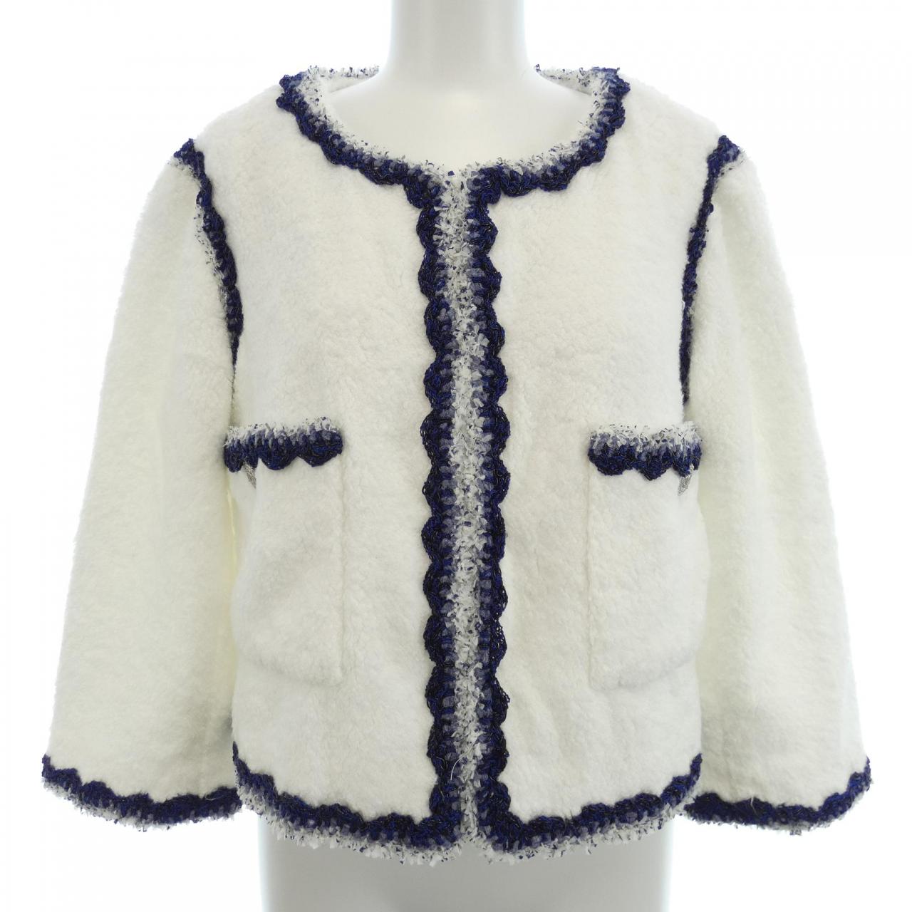 CHANEL Collarless Jacket