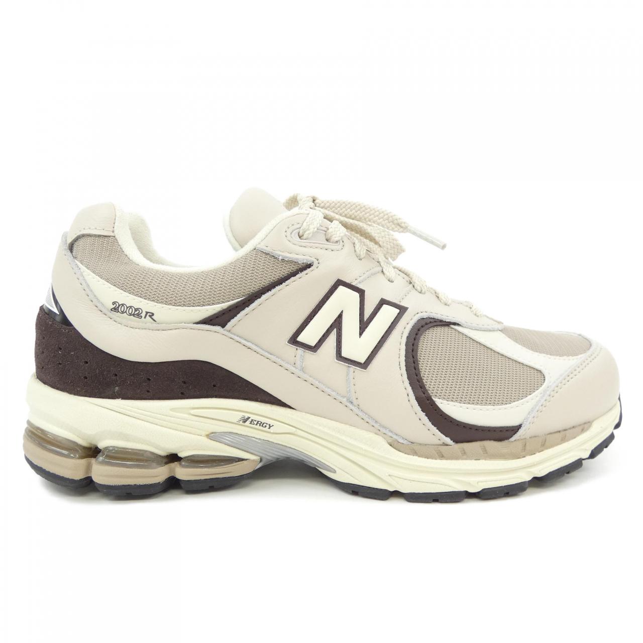 New Balance M2002RXV GORE-TEX Sneakers