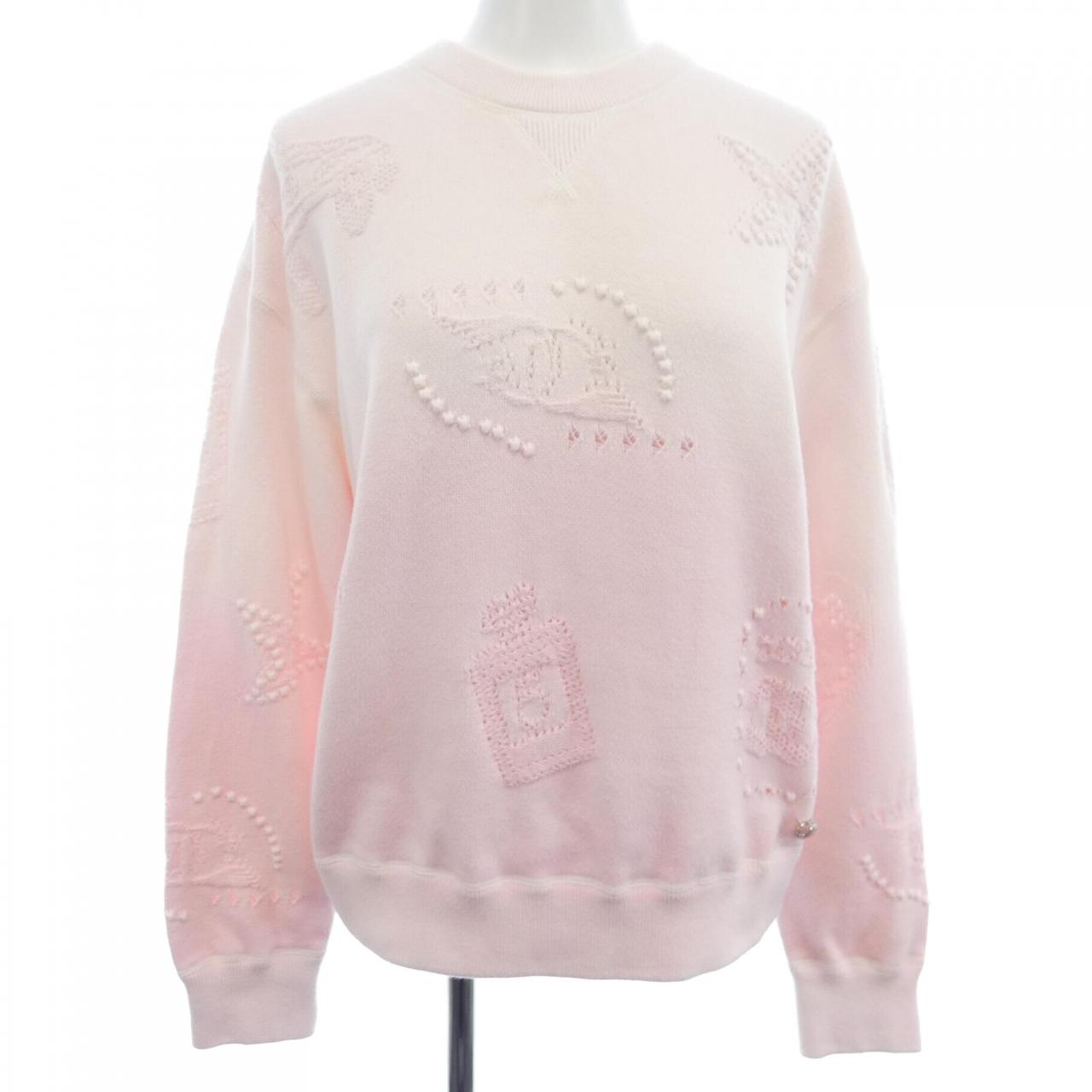 Chanel Sweatshirt