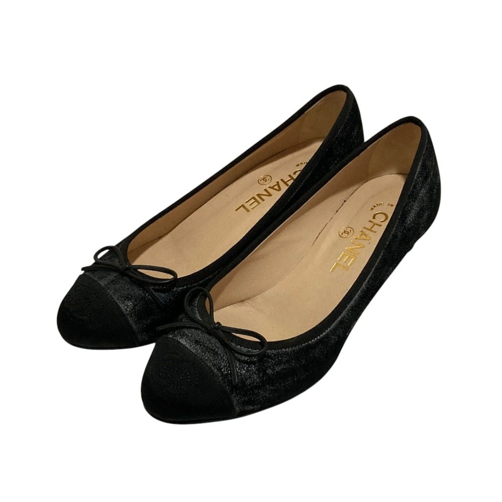 Chanel Ribbon Pumps