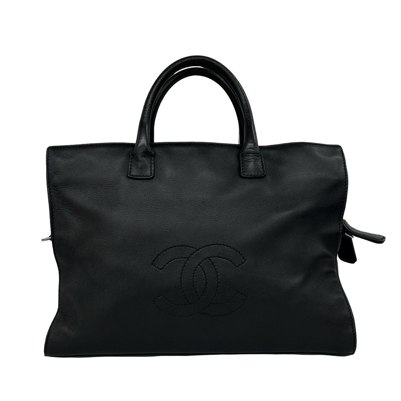 CHANEL Leather Handbag