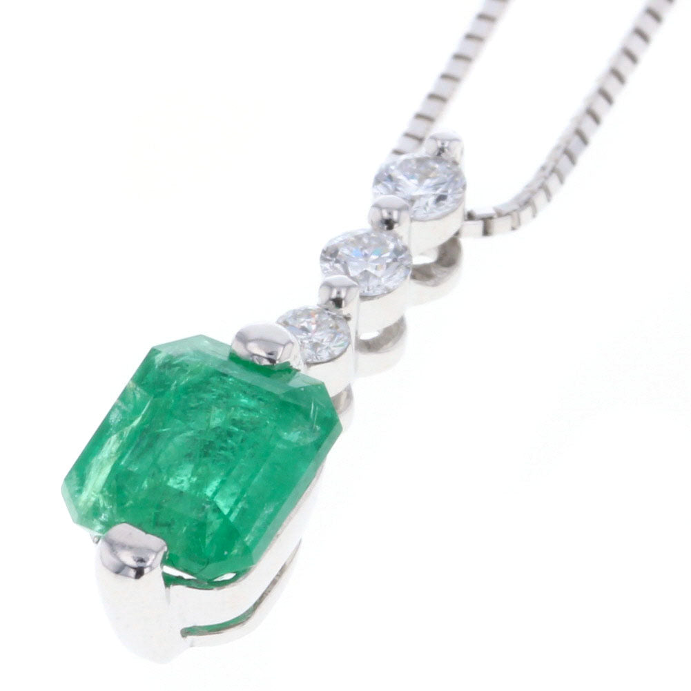 18k Gold Diamond & Emerald Pendant Necklace