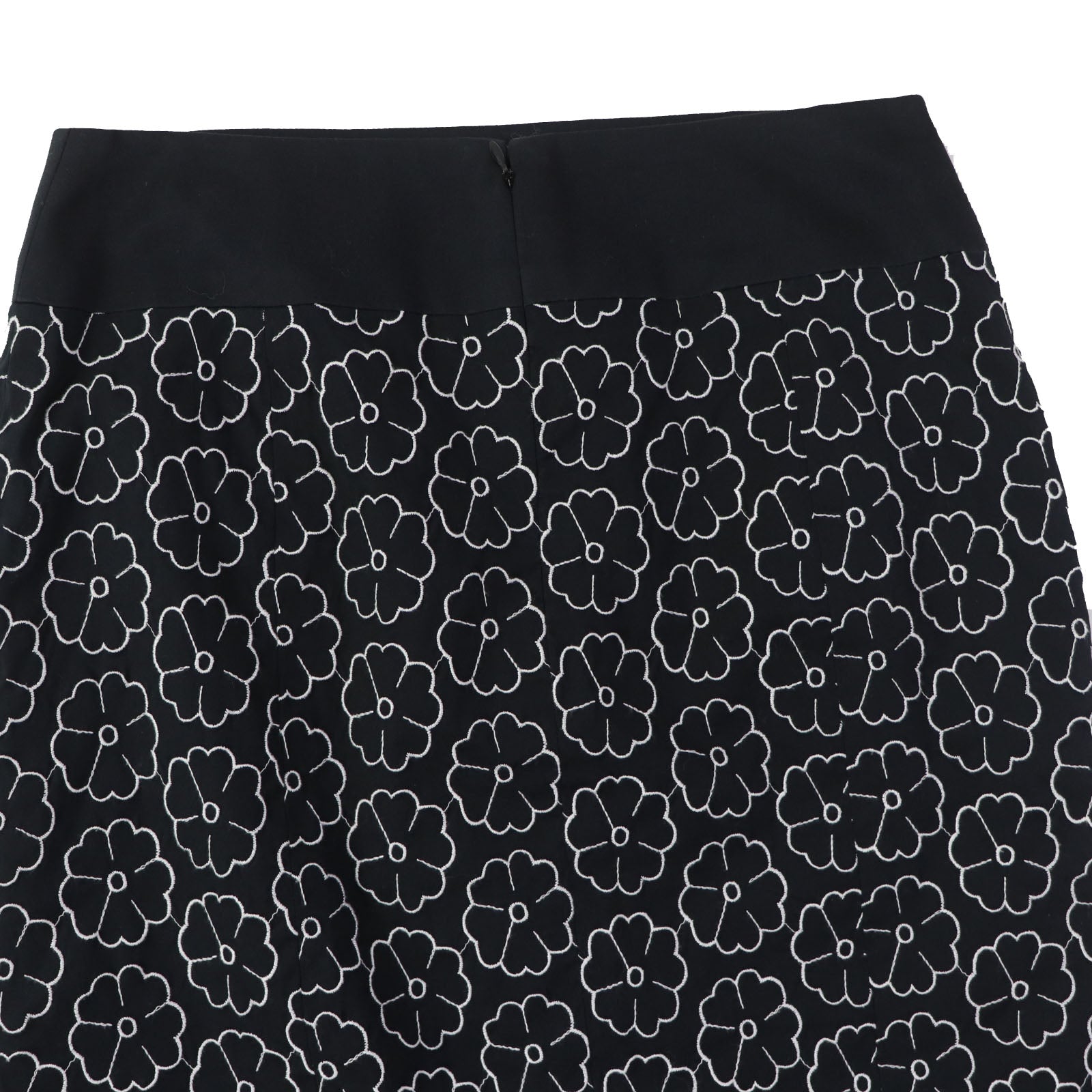 Chanel Camellia Pattern Skirt Black White 36