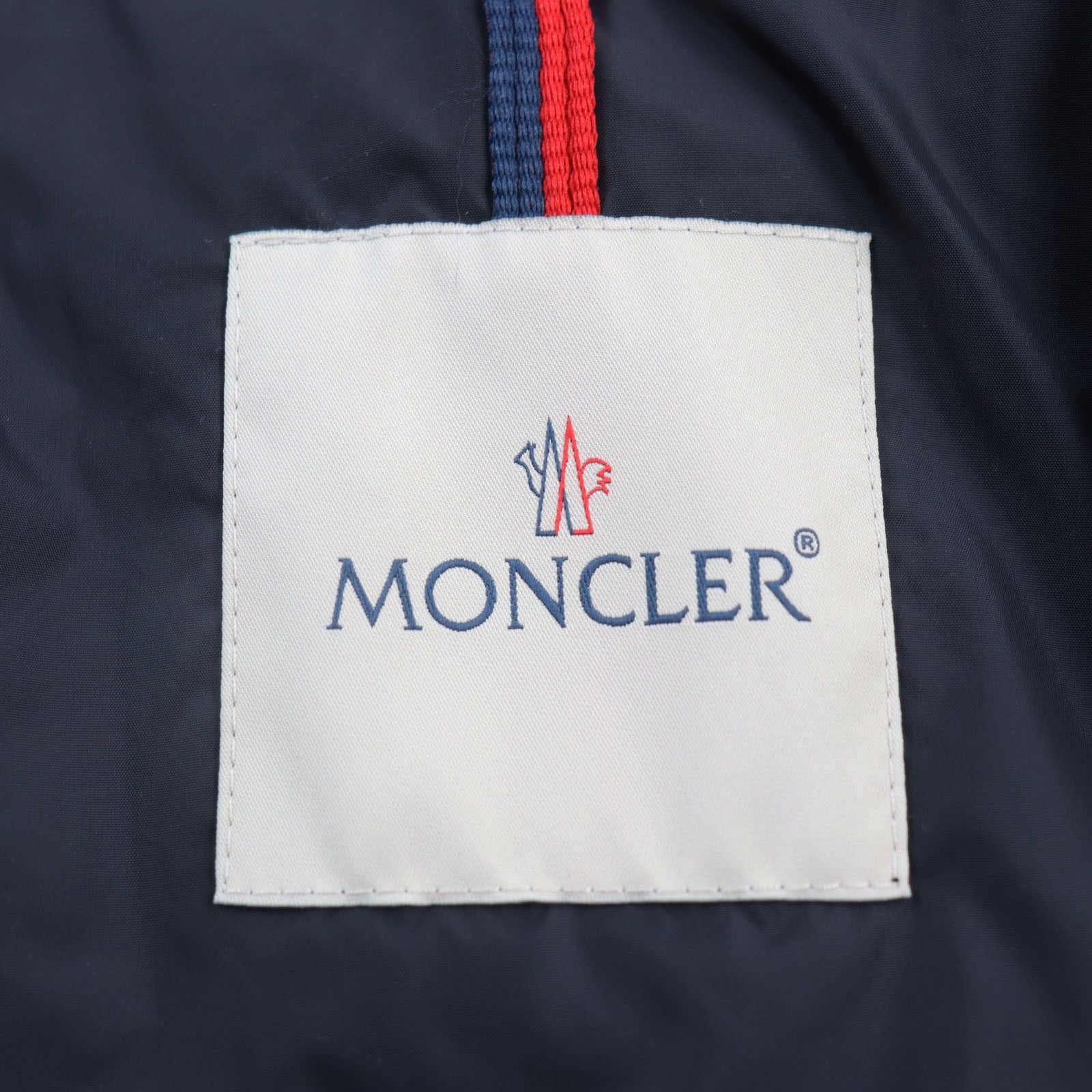 Moncler SERVIERES Nylon Down Jacket