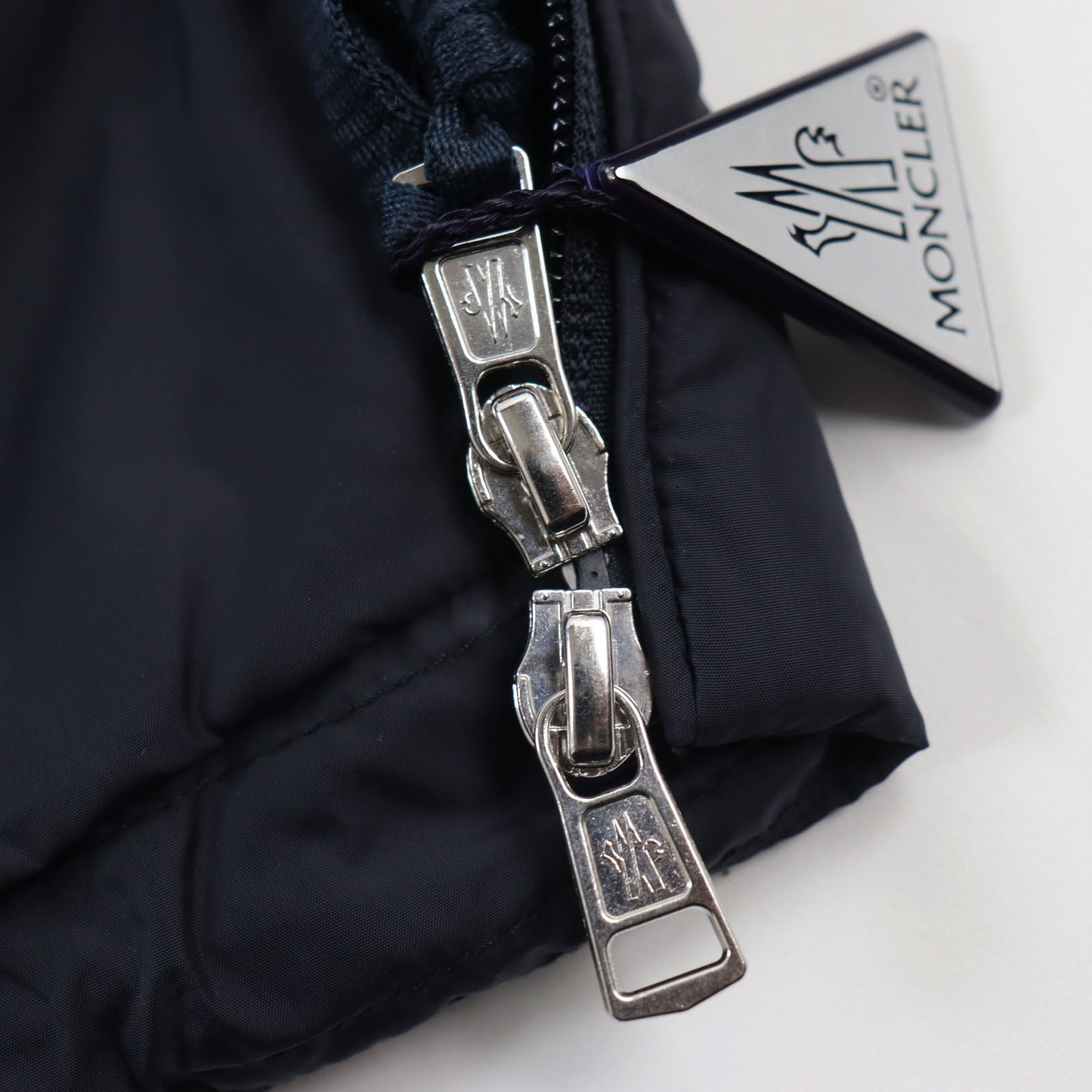 Moncler SERVIERES Nylon Down Jacket