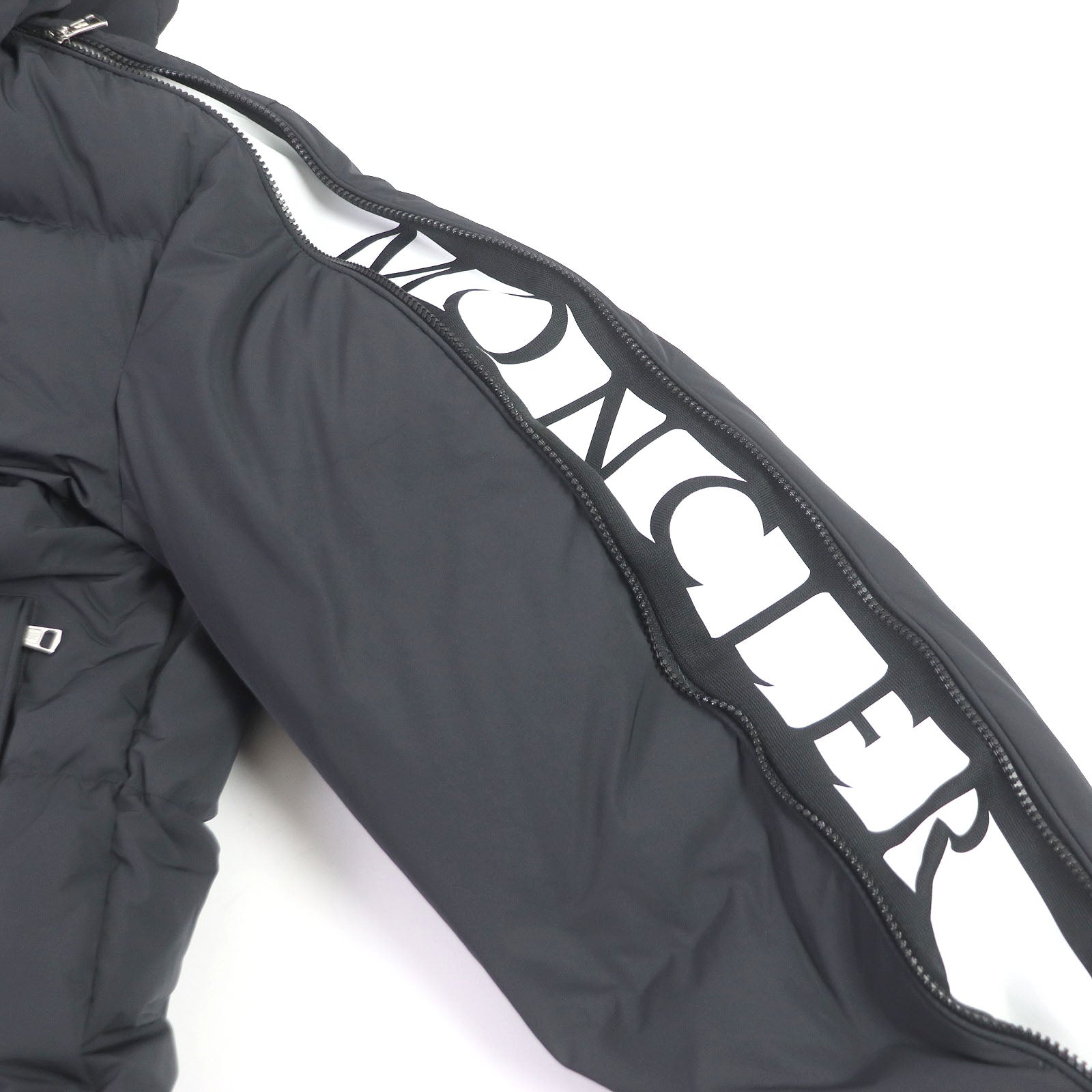 Moncler IDIL Down Jacket Black