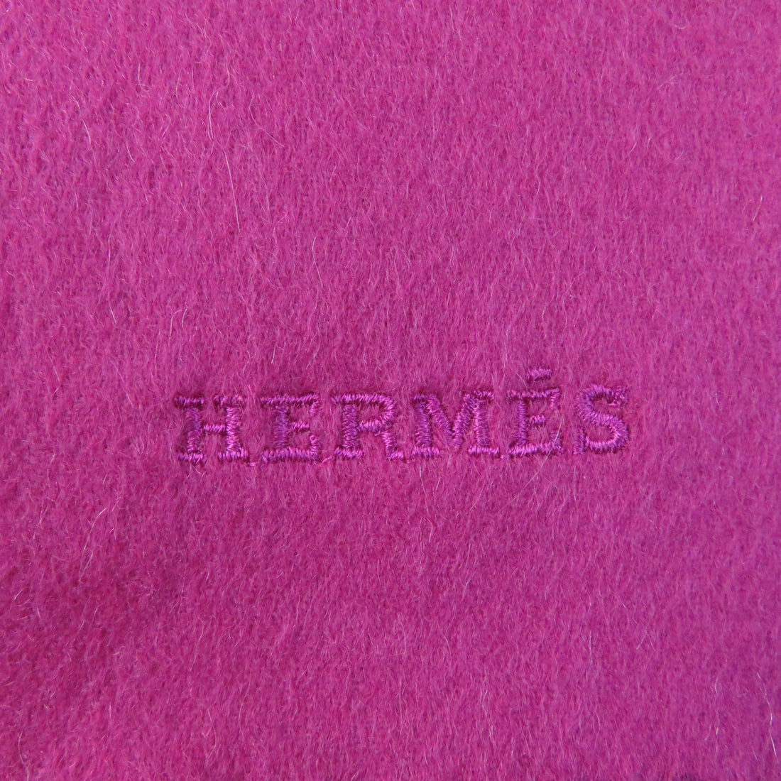 HERMES Cashmere Embroidered Logo Fringe Scarf Pink