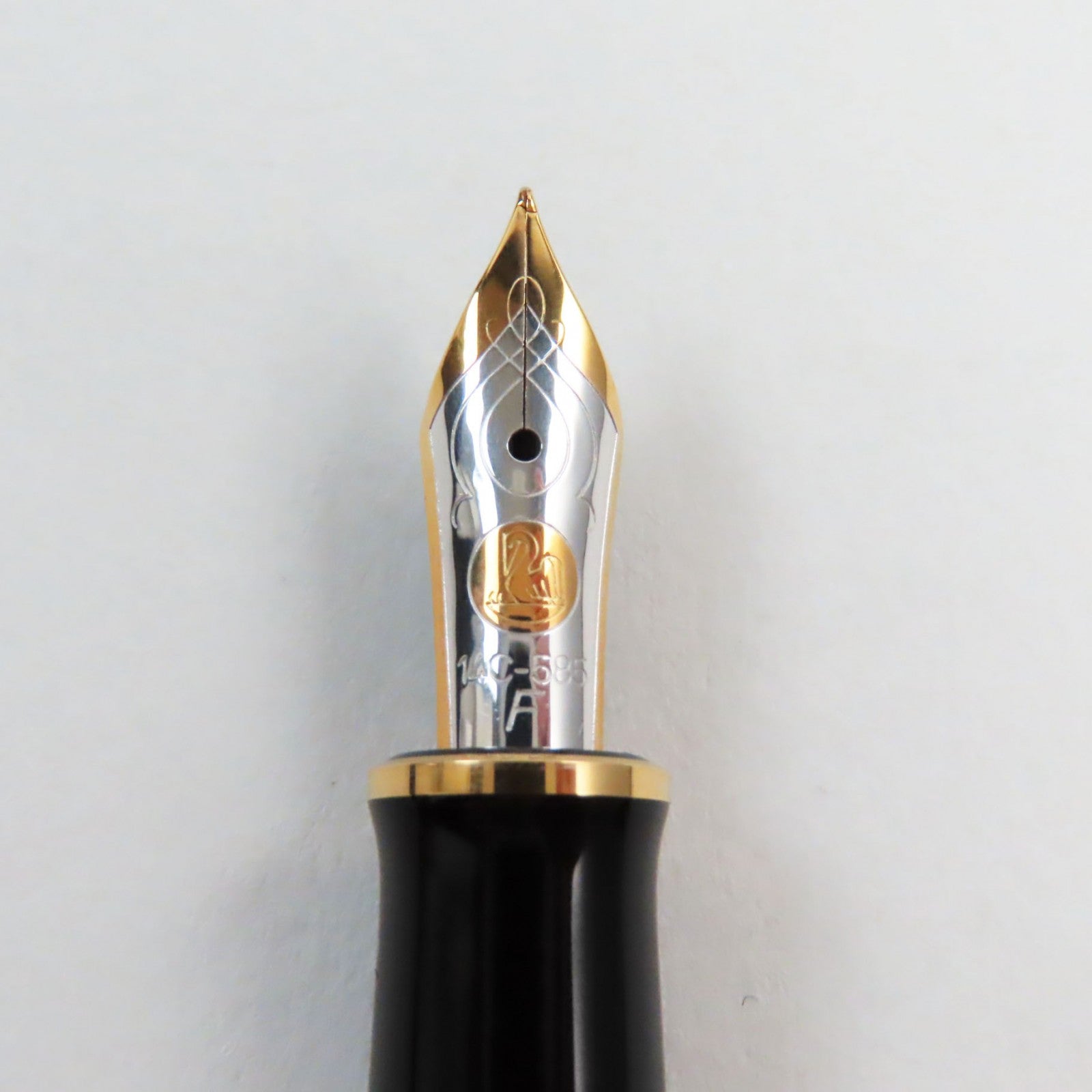 Pelikan Souveran M400 Fountain Pen K14 F Nib