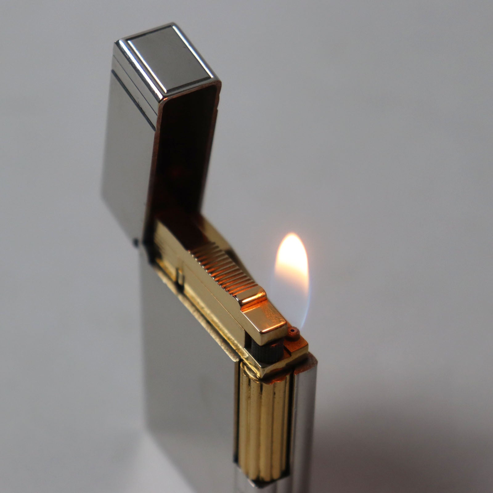 Dupont Gatsby Silver Gold Roller Gas Lighter