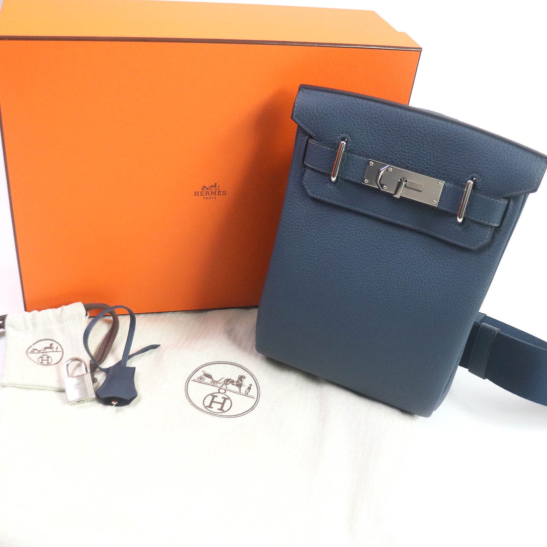 HERMES Akkad PM Togo Leather Shoulder Bag