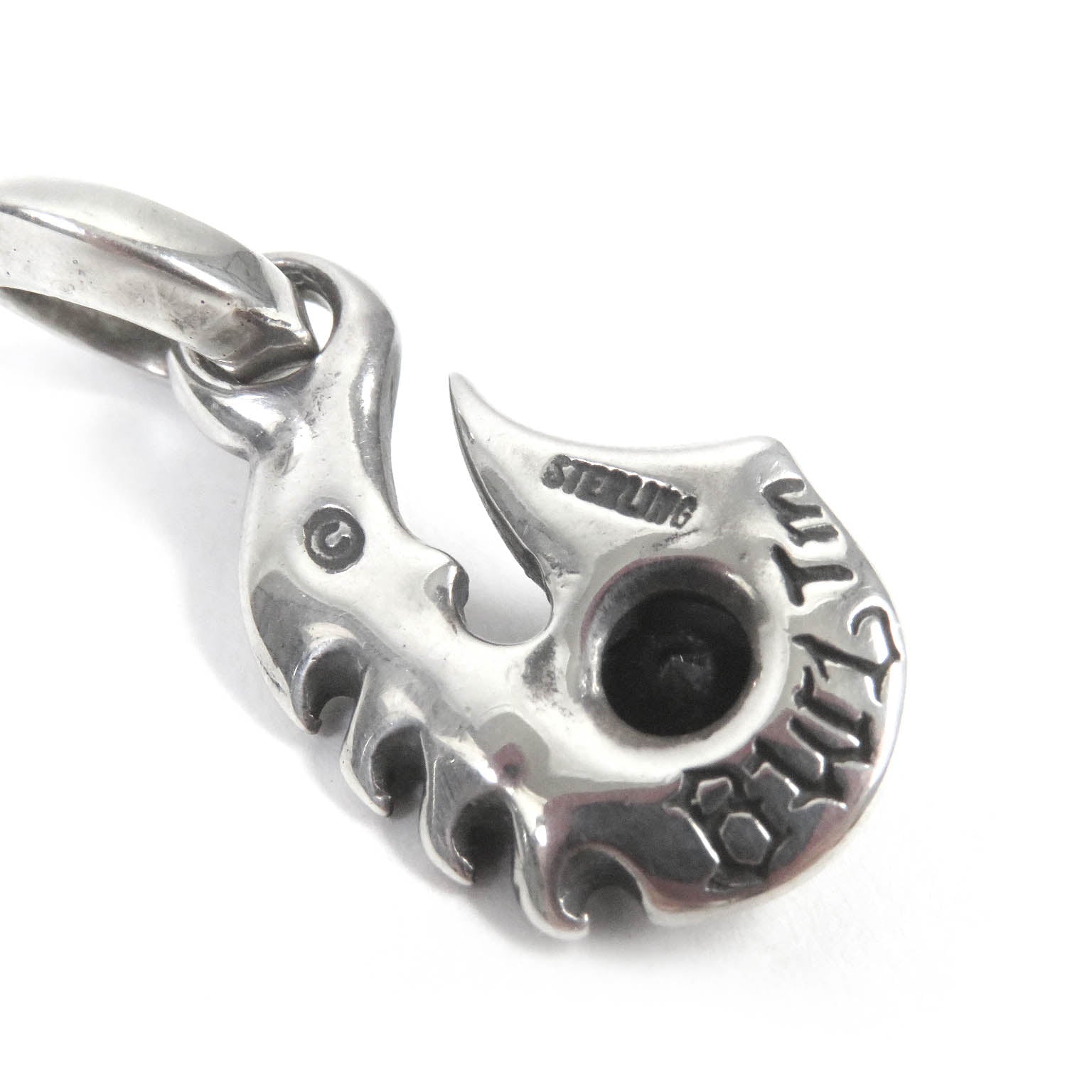 SV925 Fish Hook Black Stone Necklace Pendant