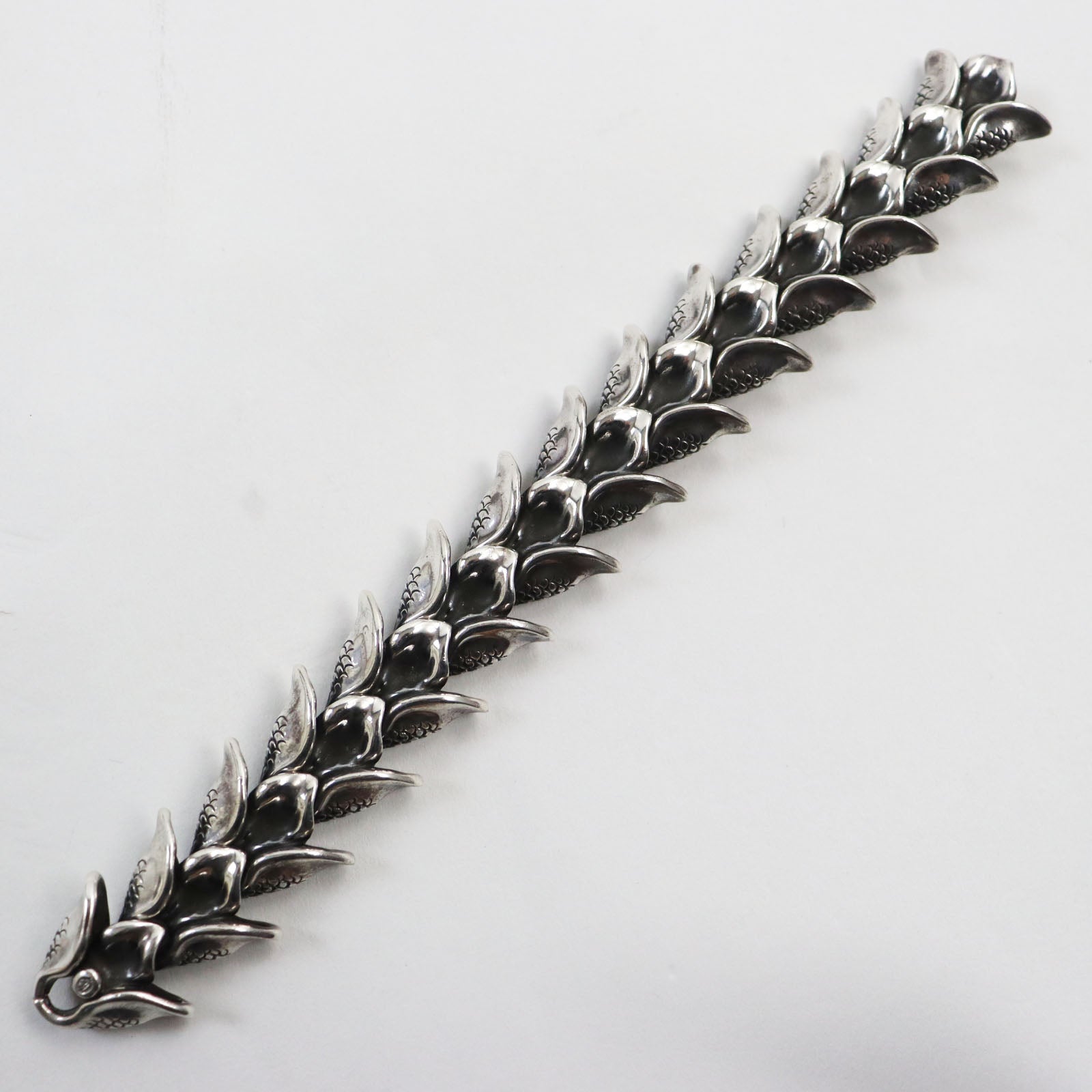 SV925 Silver Mermaid Fin Bracelet