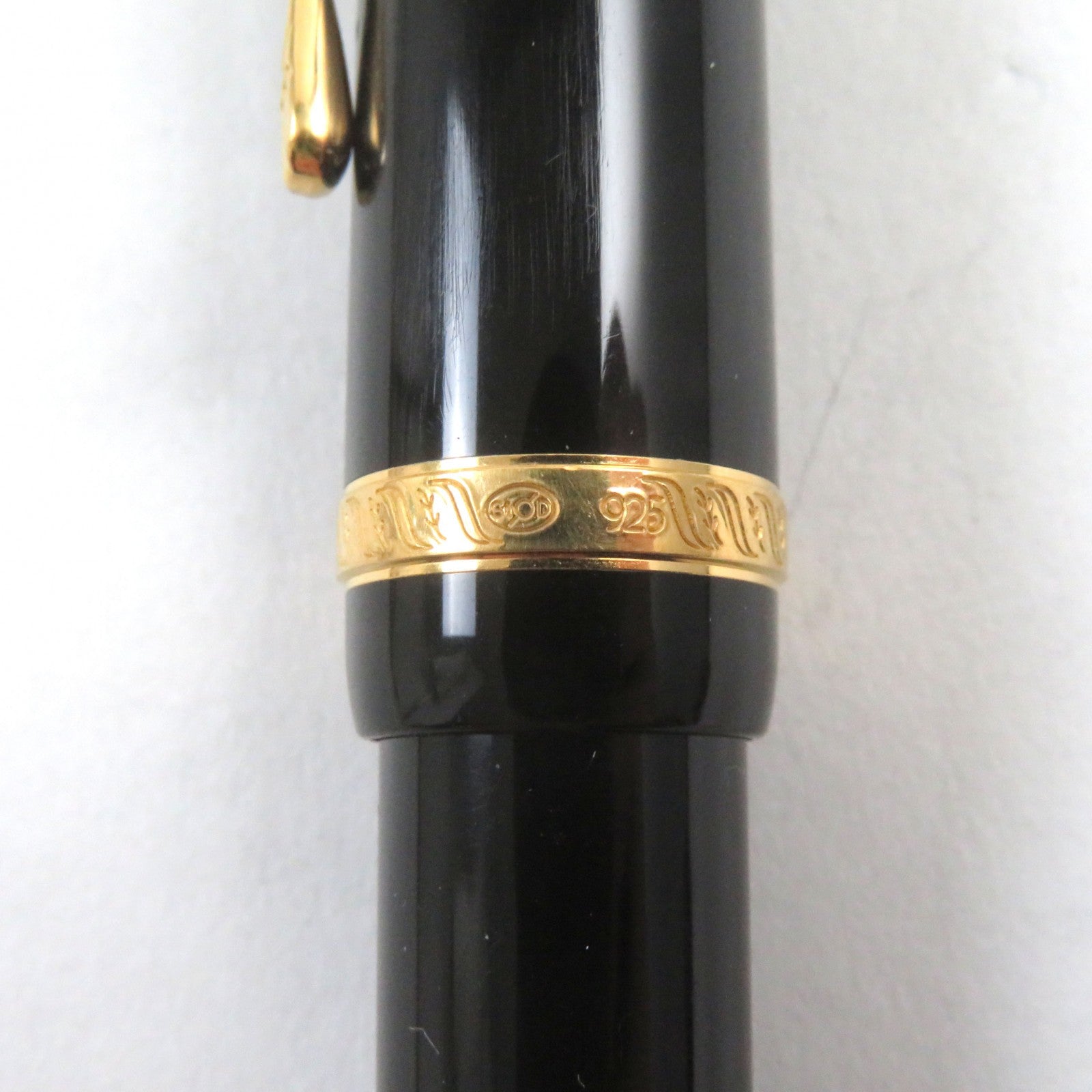 Montblanc Voltaire 18K M Nib Fountain Pen