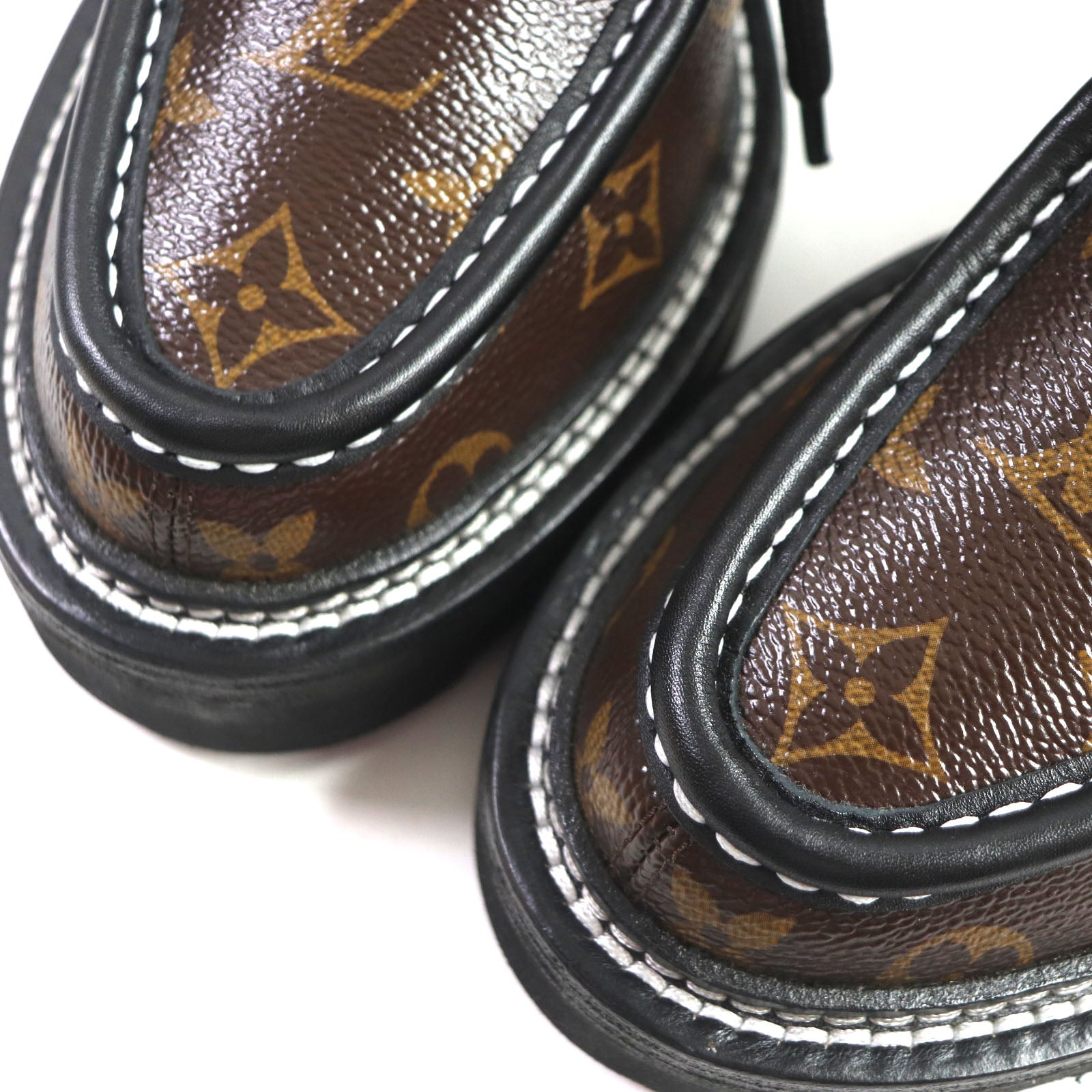 Louis Vuitton Bobble Line Derby Leather Shoes