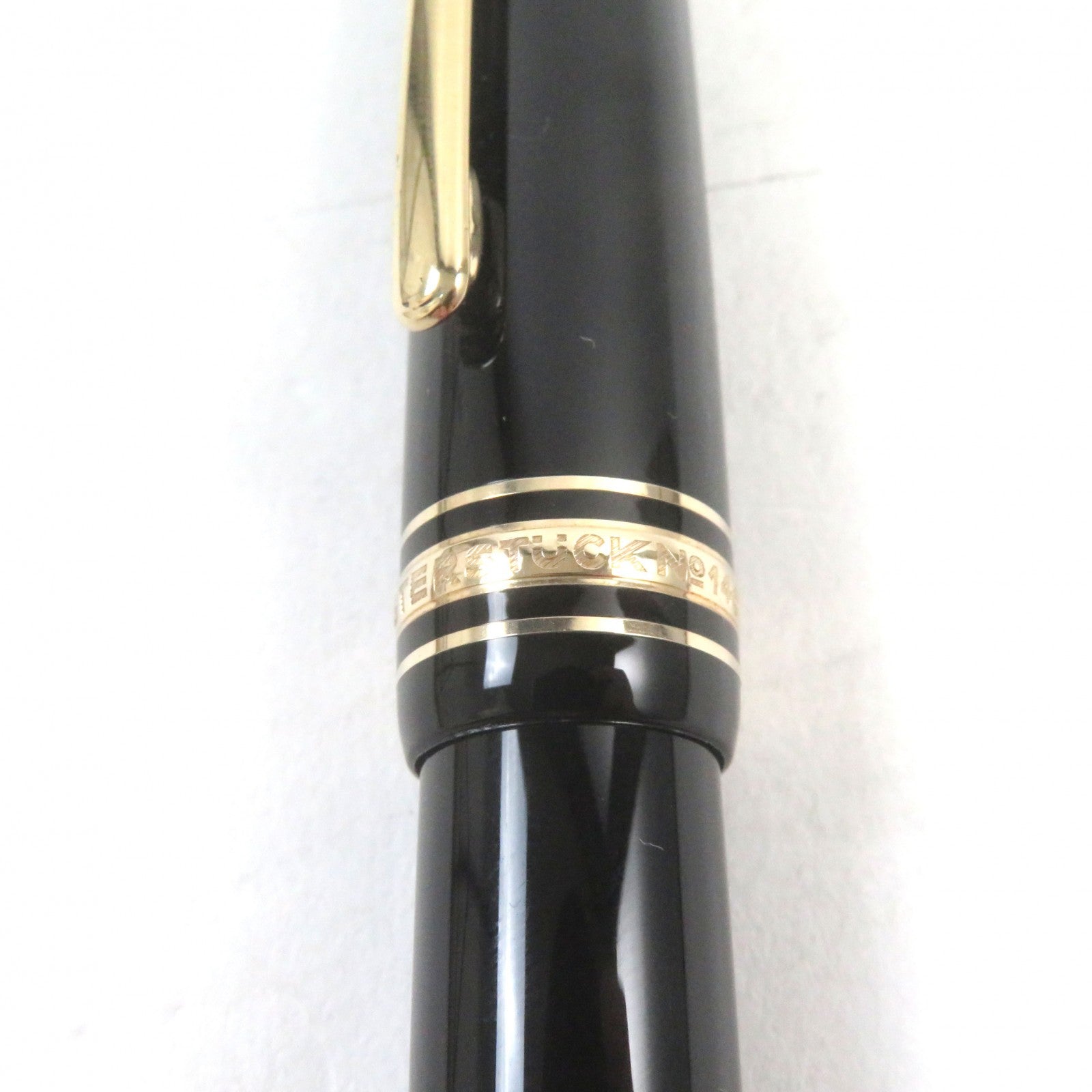 Montblanc Meisterstuck No.146 Fountain Pen Black Gold