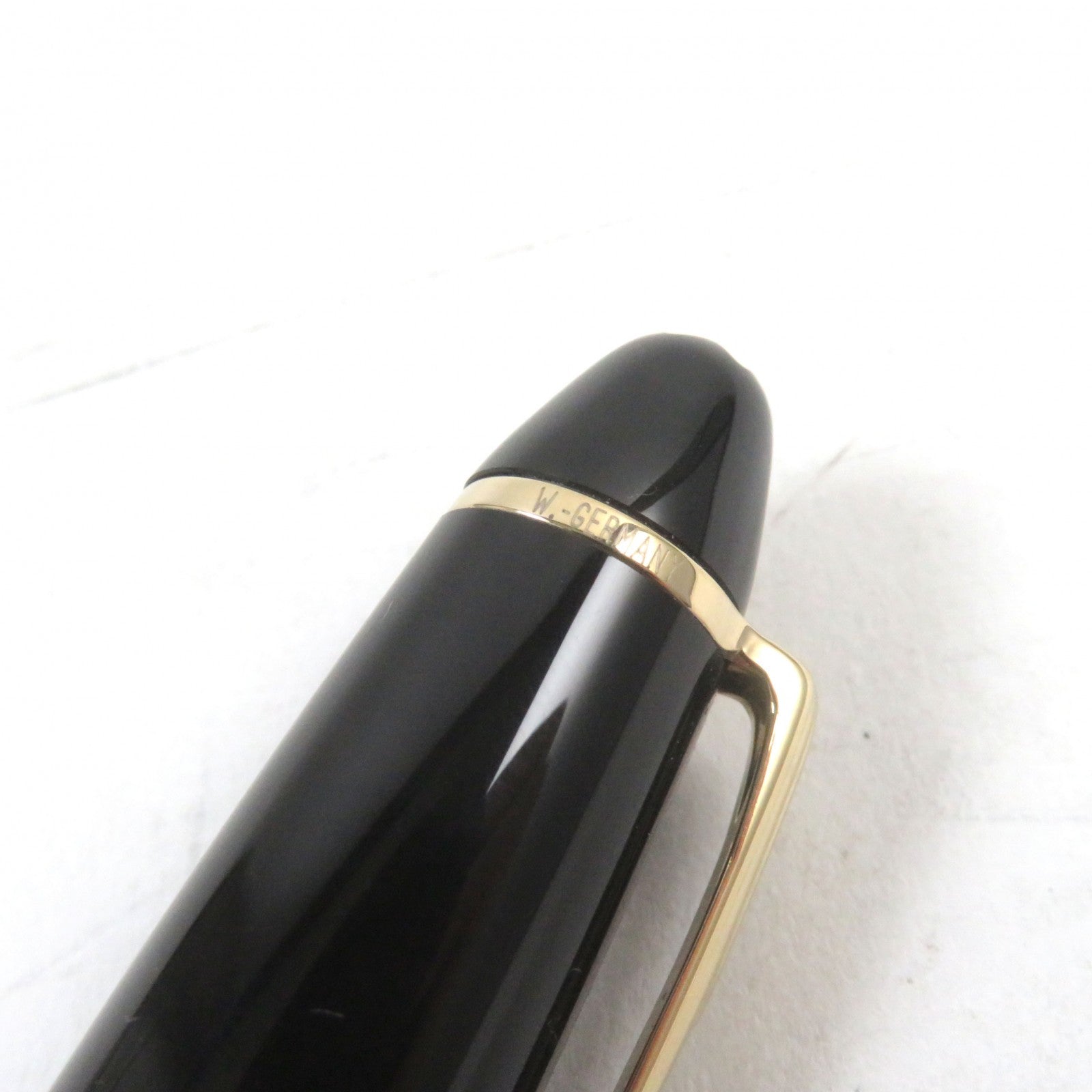 Montblanc Meisterstuck No.146 Fountain Pen Black Gold