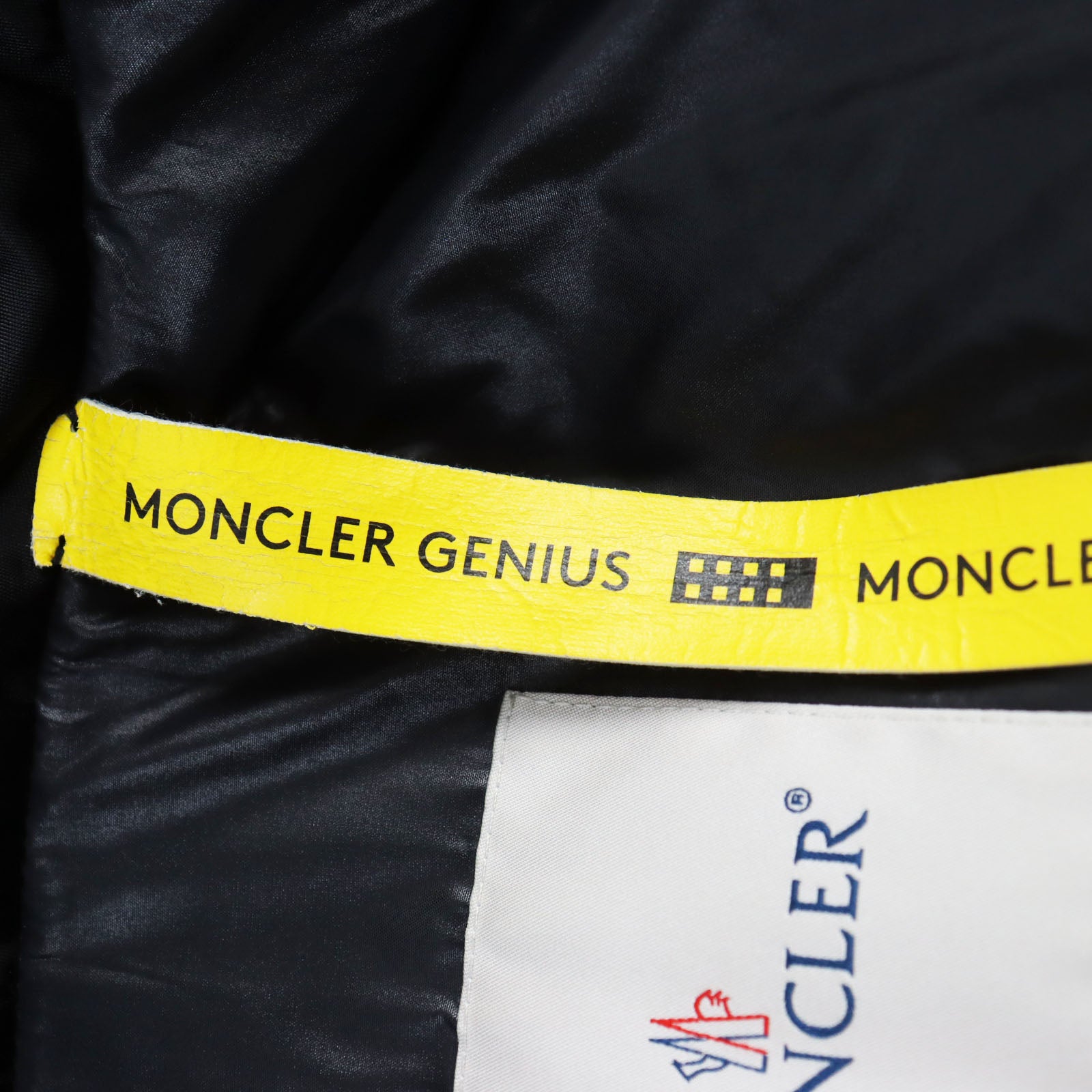 Moncler Prunus Giubbotto Nylon Down Coat Black