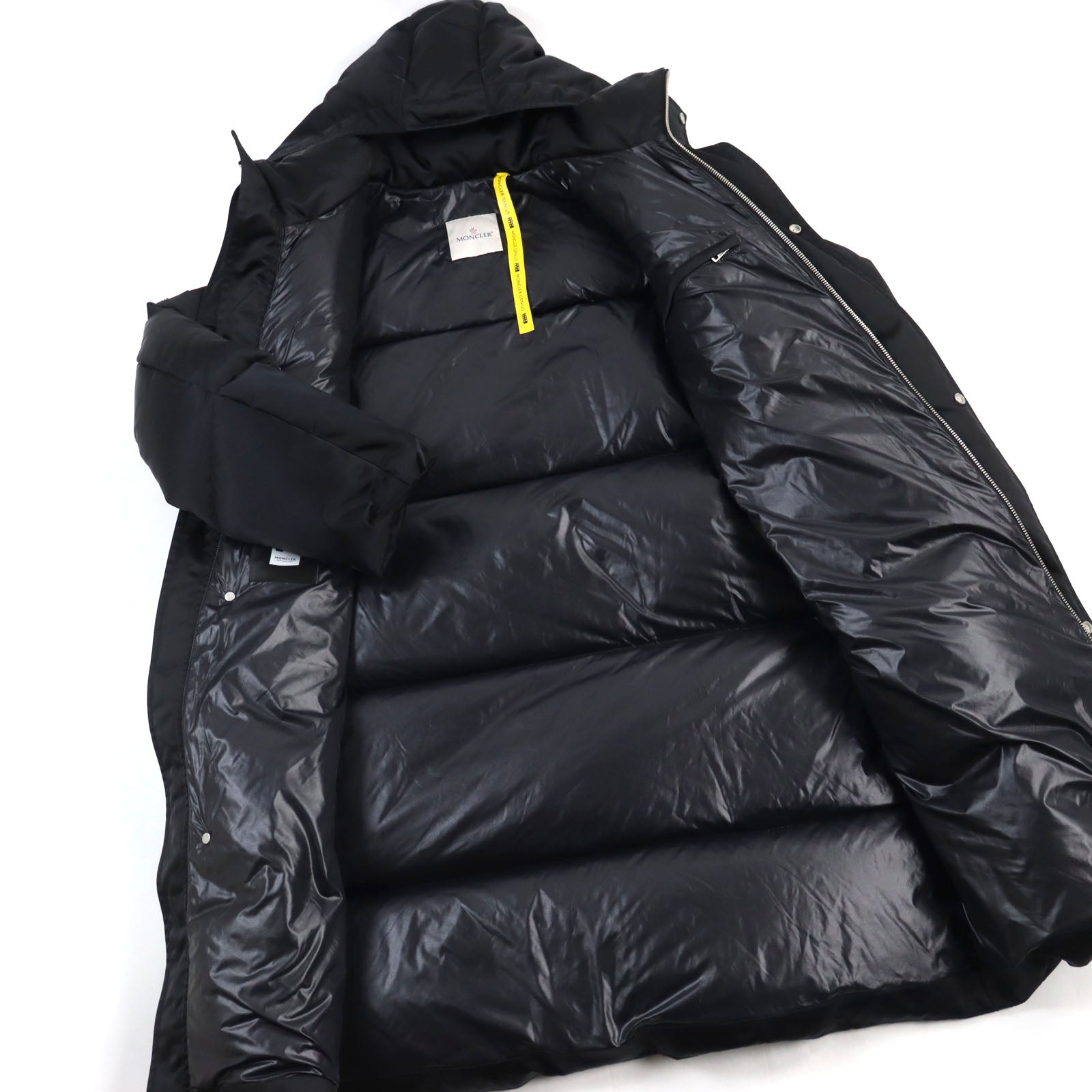 Moncler Prunus Giubbotto Nylon Down Coat Black