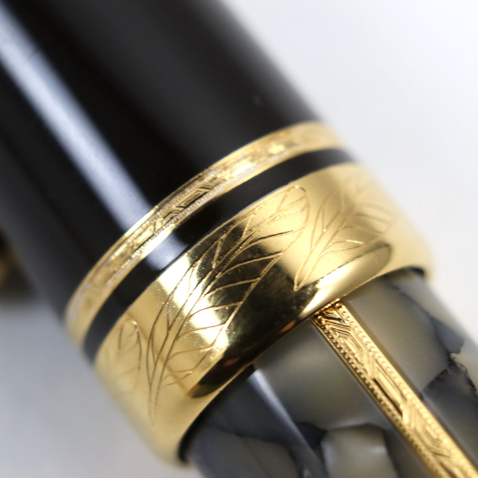 Montblanc Meisterstuck Writers 1996 Alexandre Dumas Pen 18K F nib