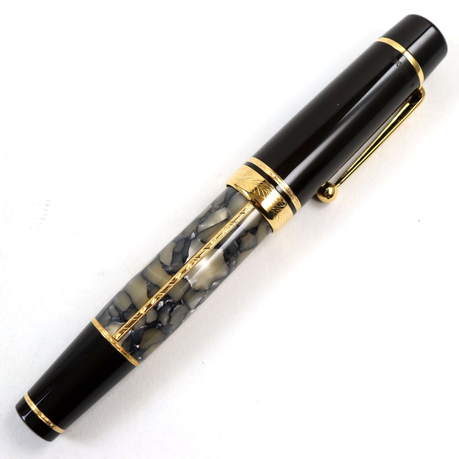 Montblanc Meisterstuck Writers 1996 Alexandre Dumas Pen 18K F nib