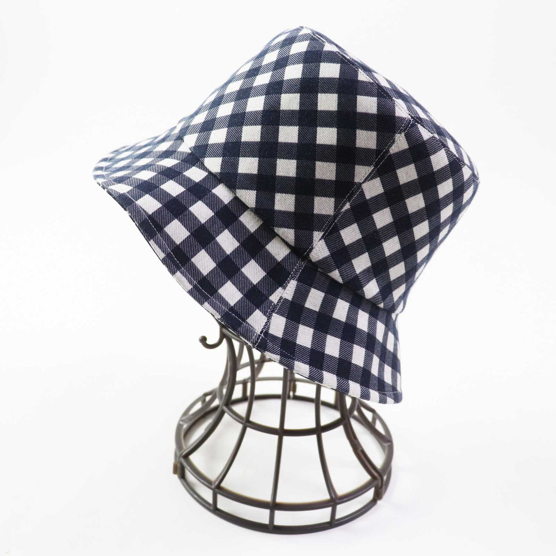 Dior D-LITTLE VICHY REVERSIBLE Hat Navy White