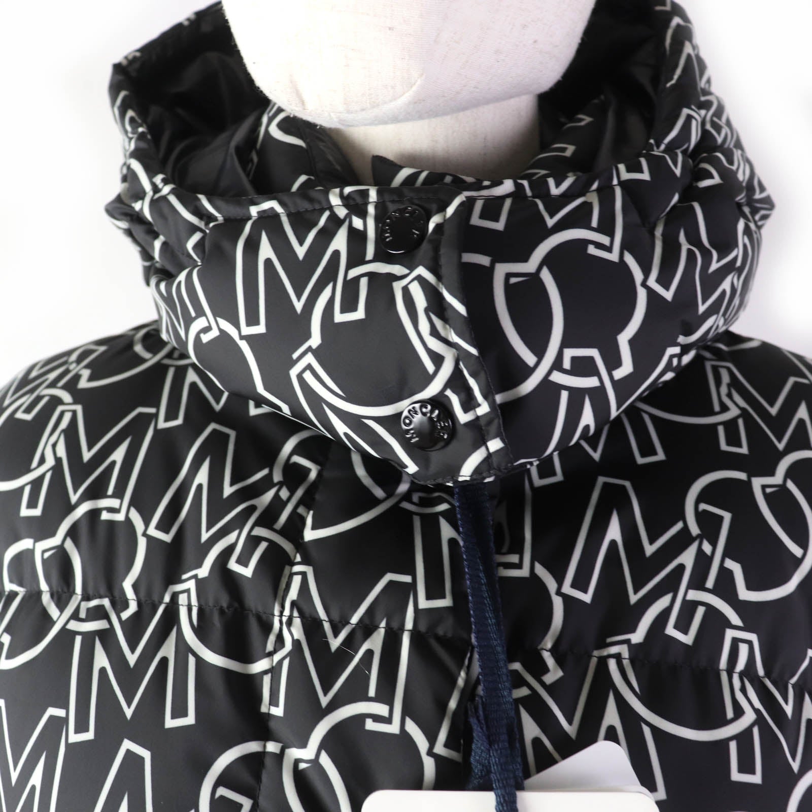 Moncler DAOS GIUBBOTTO Down Jacket Black White