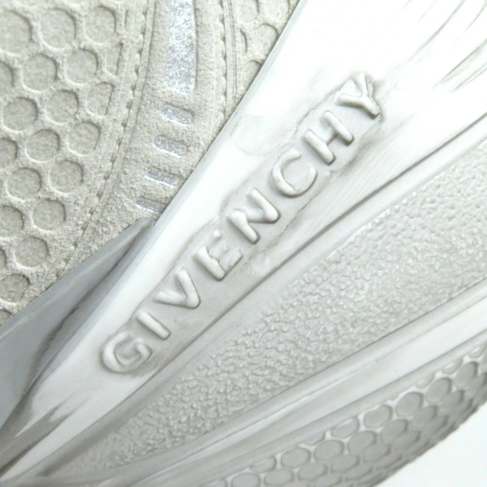 Givenchy TK-MX Runner Leather Sneakers Light Gray