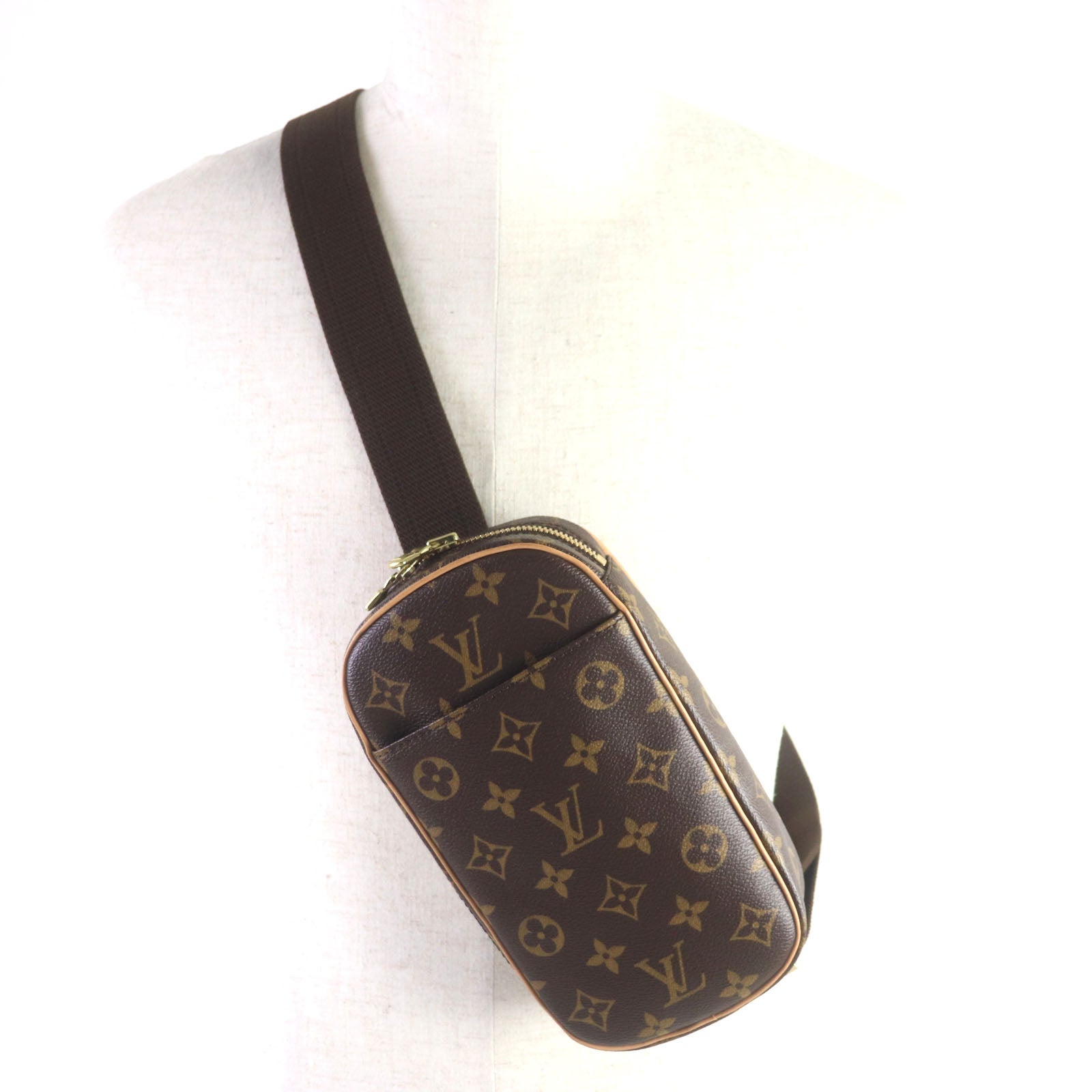 Louis Vuitton Monogram Pochette Gange Body Bag