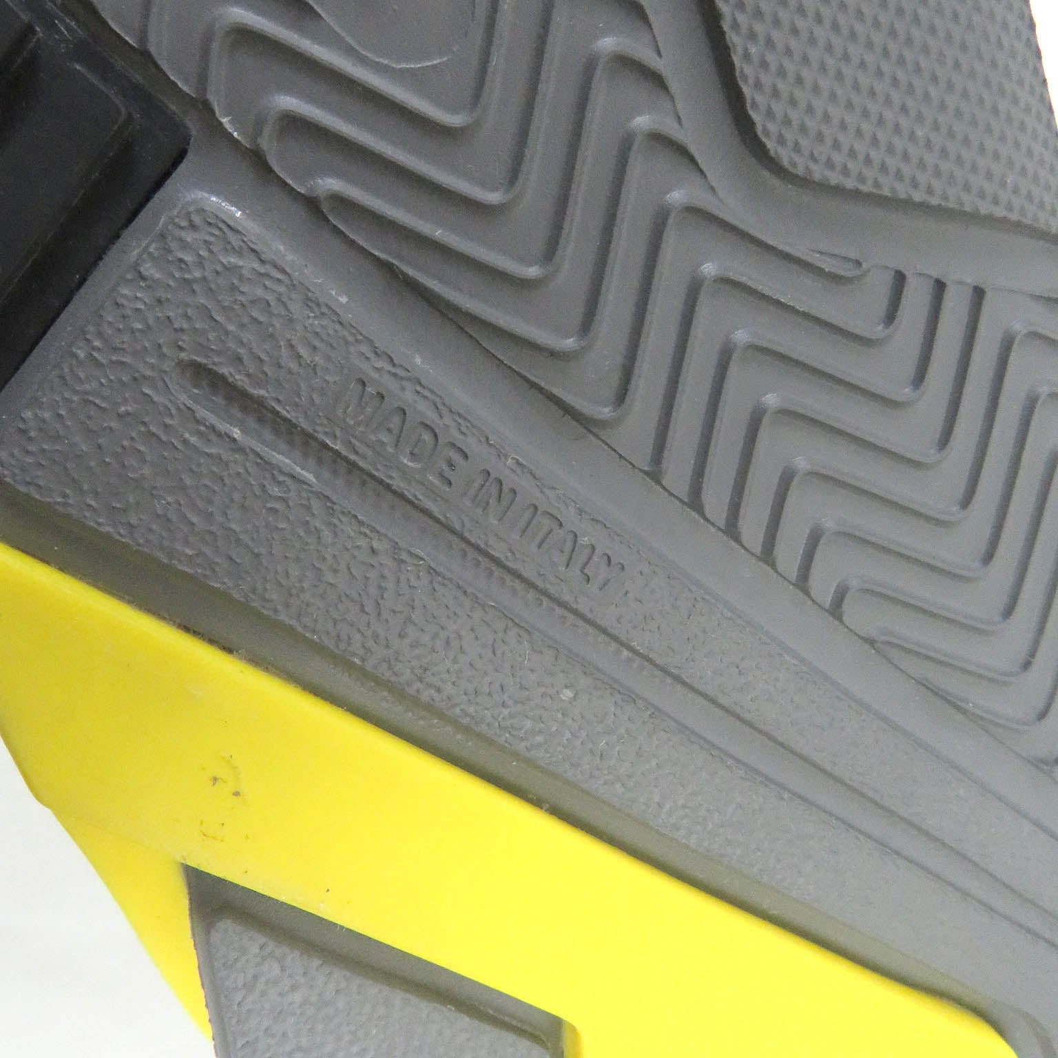 Fendi FLOW FF Logo Low Cut Sneakers Gray Yellow