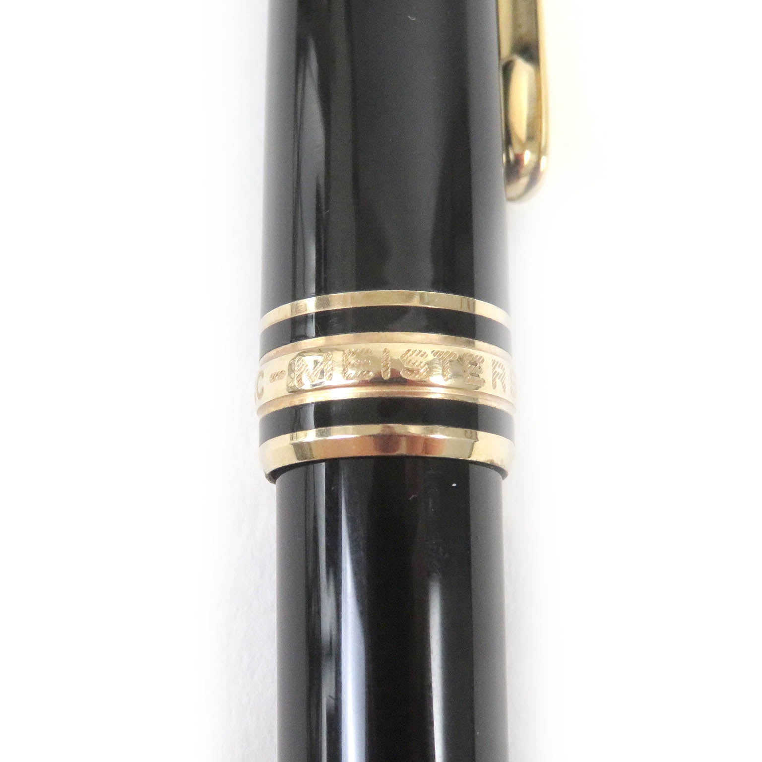 Montblanc Meisterstuck Classic Fountain Pen Black Gold