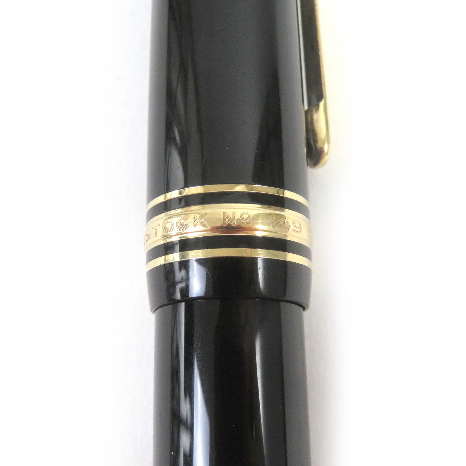 Montblanc Meisterstuck 149 Fountain Pen Black Gold