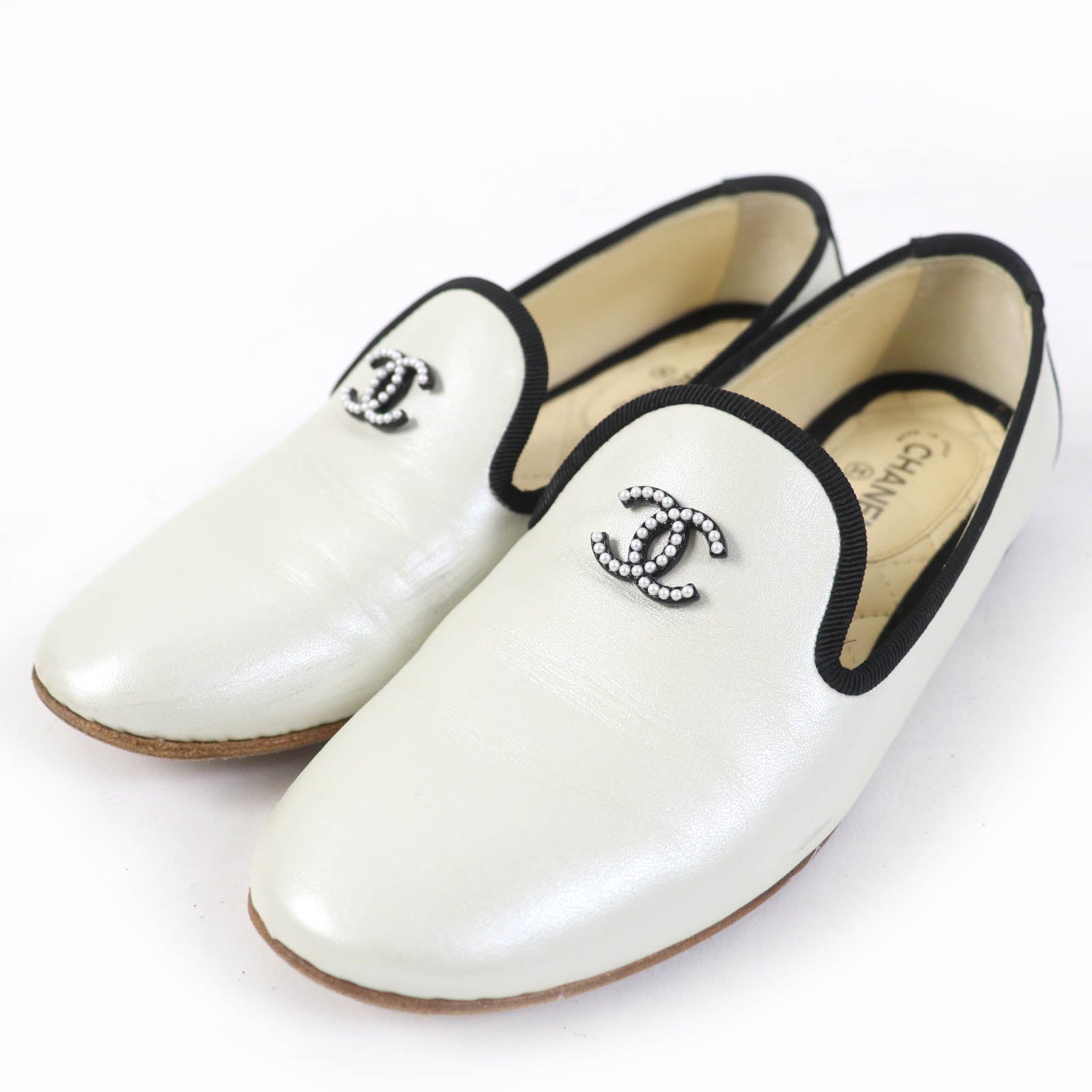 Chanel COCO Mark Leather Shoes White Black 35