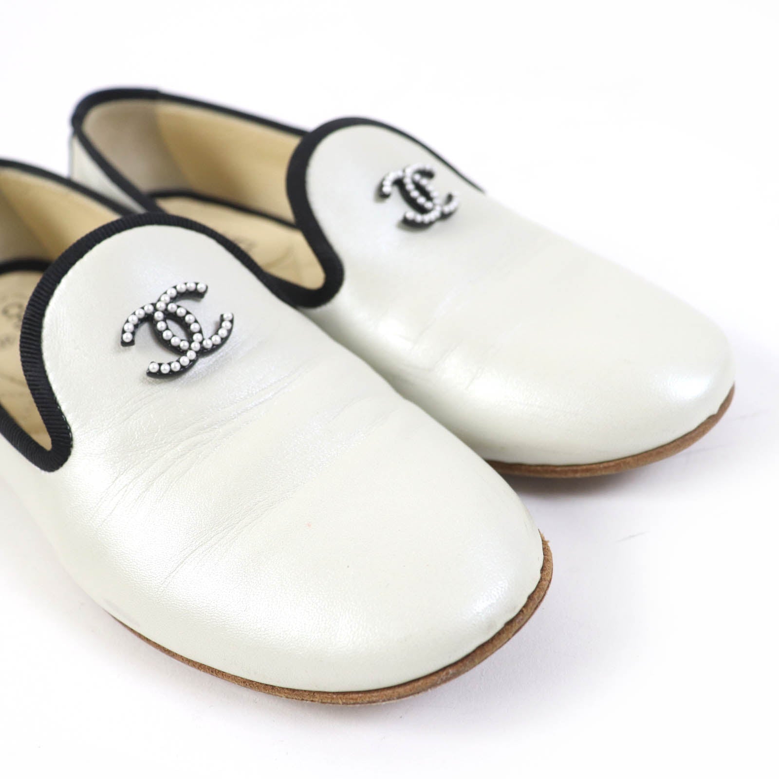 Chanel COCO Mark Leather Shoes White Black 35