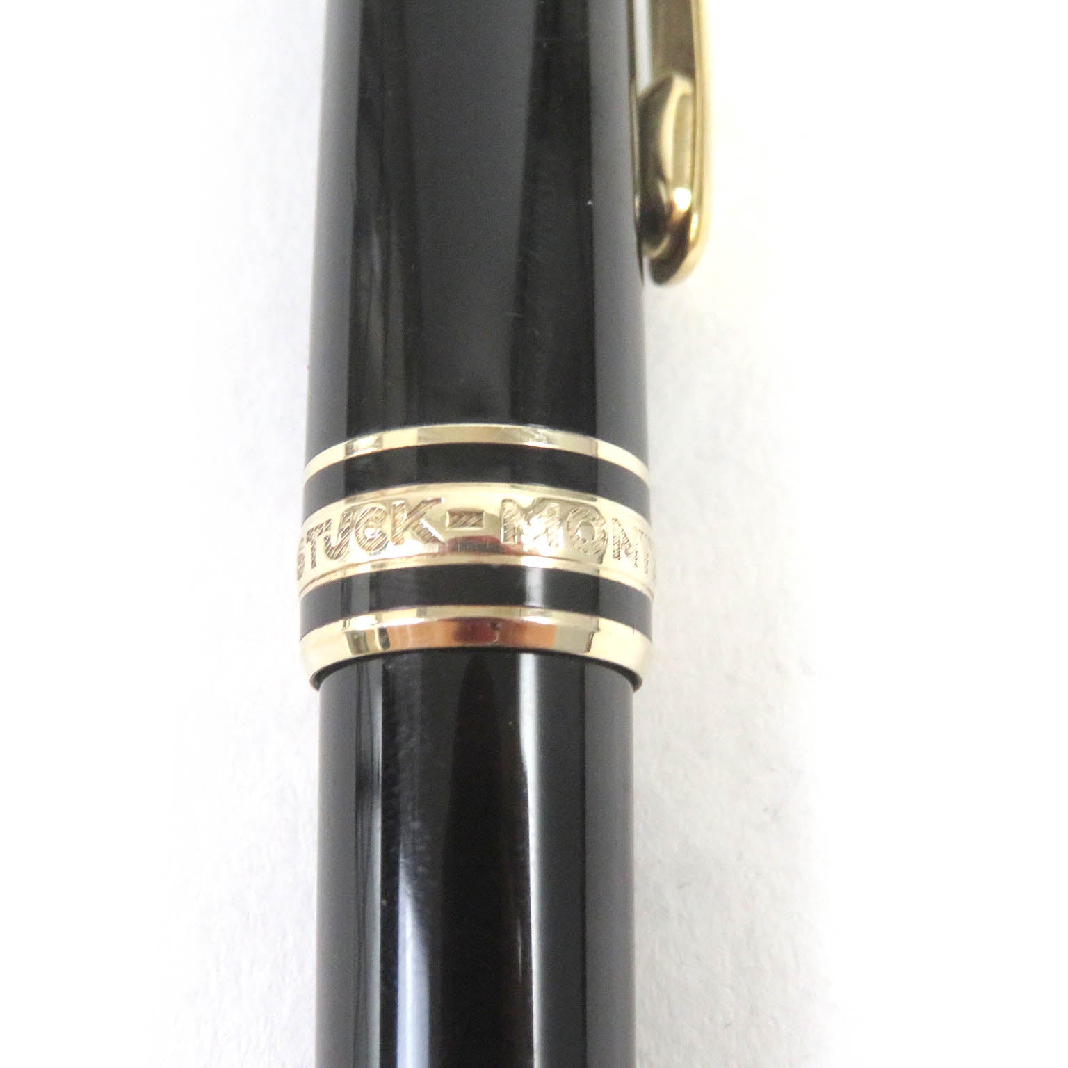 Montblanc Meisterstuck Classic Ballpoint Pen