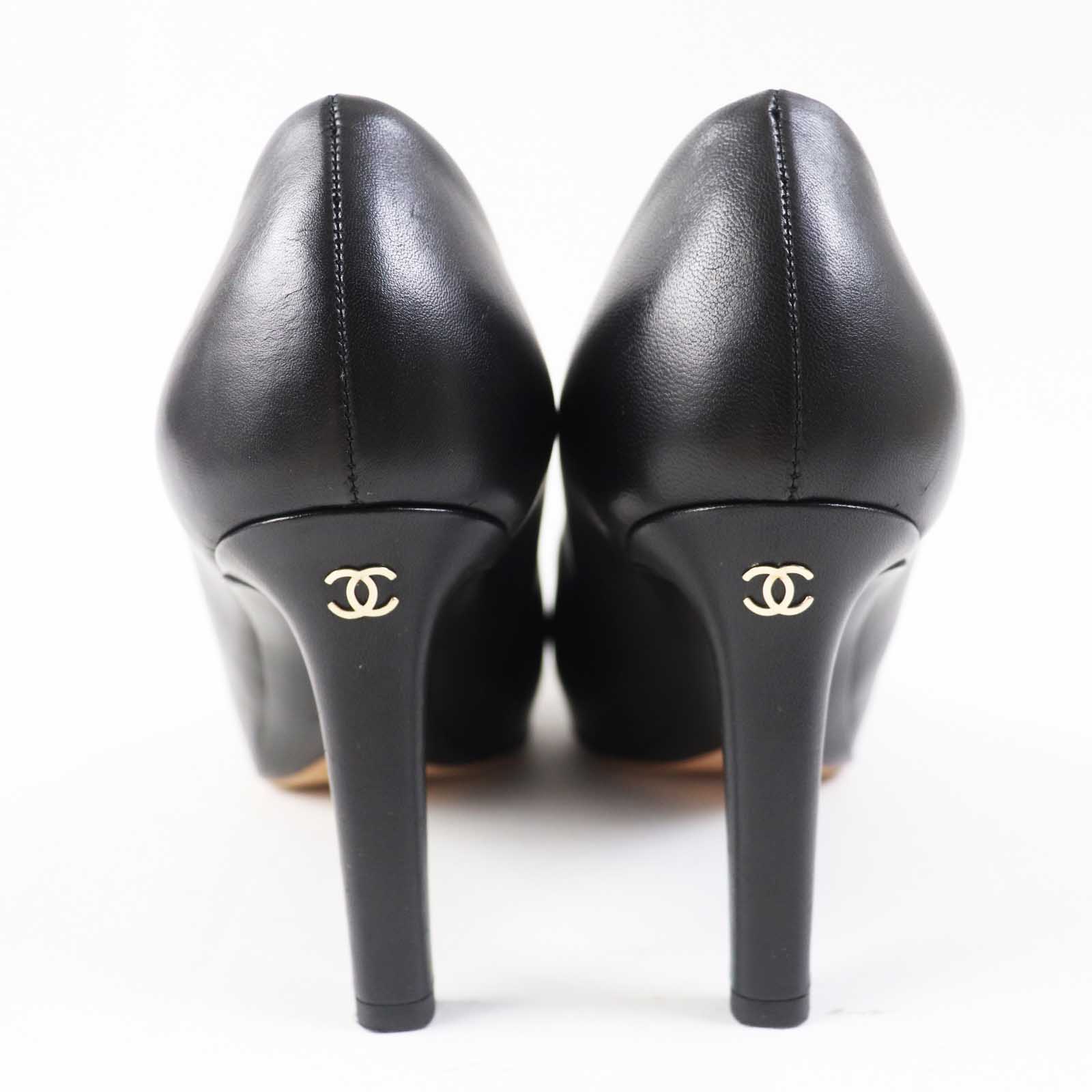 Chanel Leather Pumps G35025 Black Gold 36