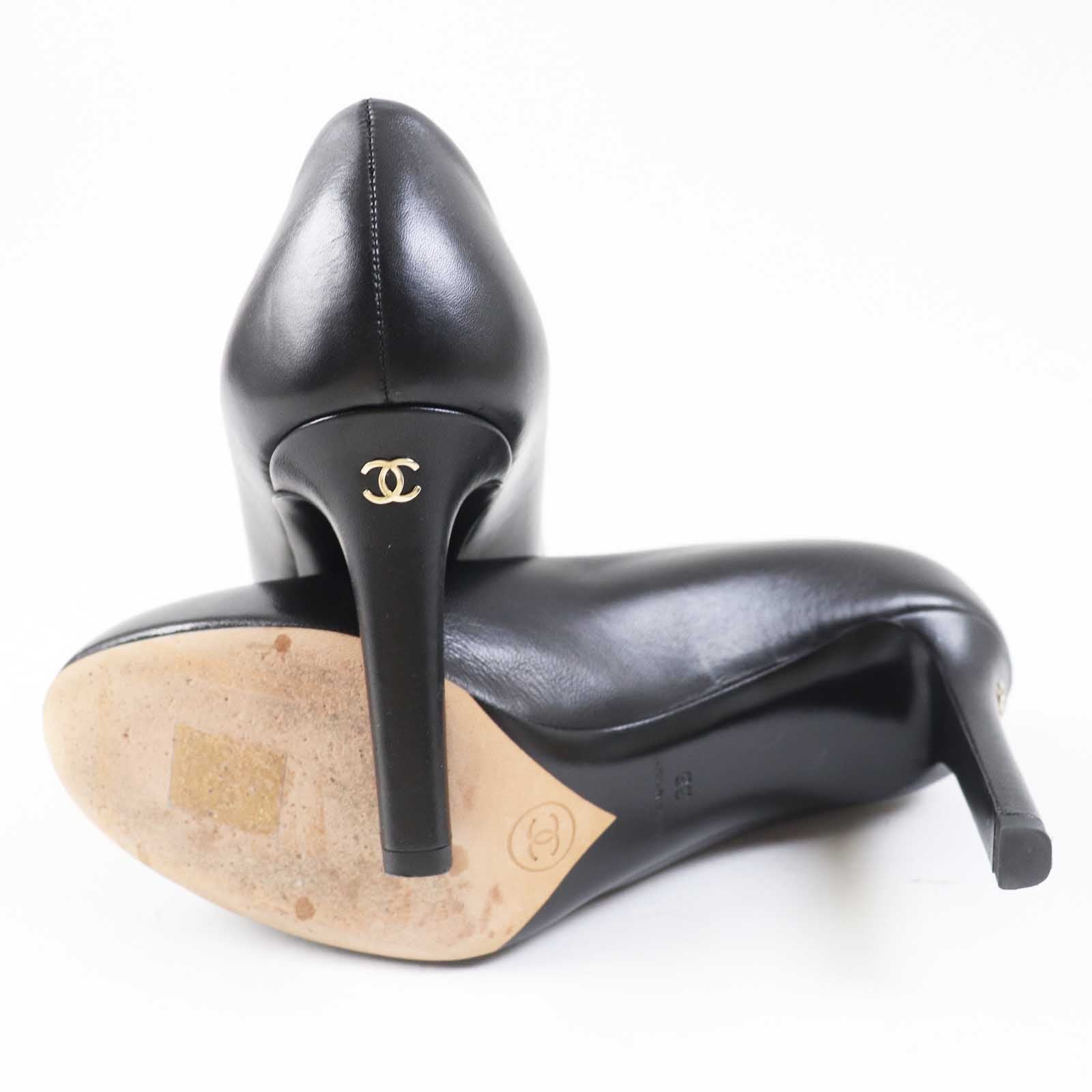 Chanel Leather Pumps G35025 Black Gold 36