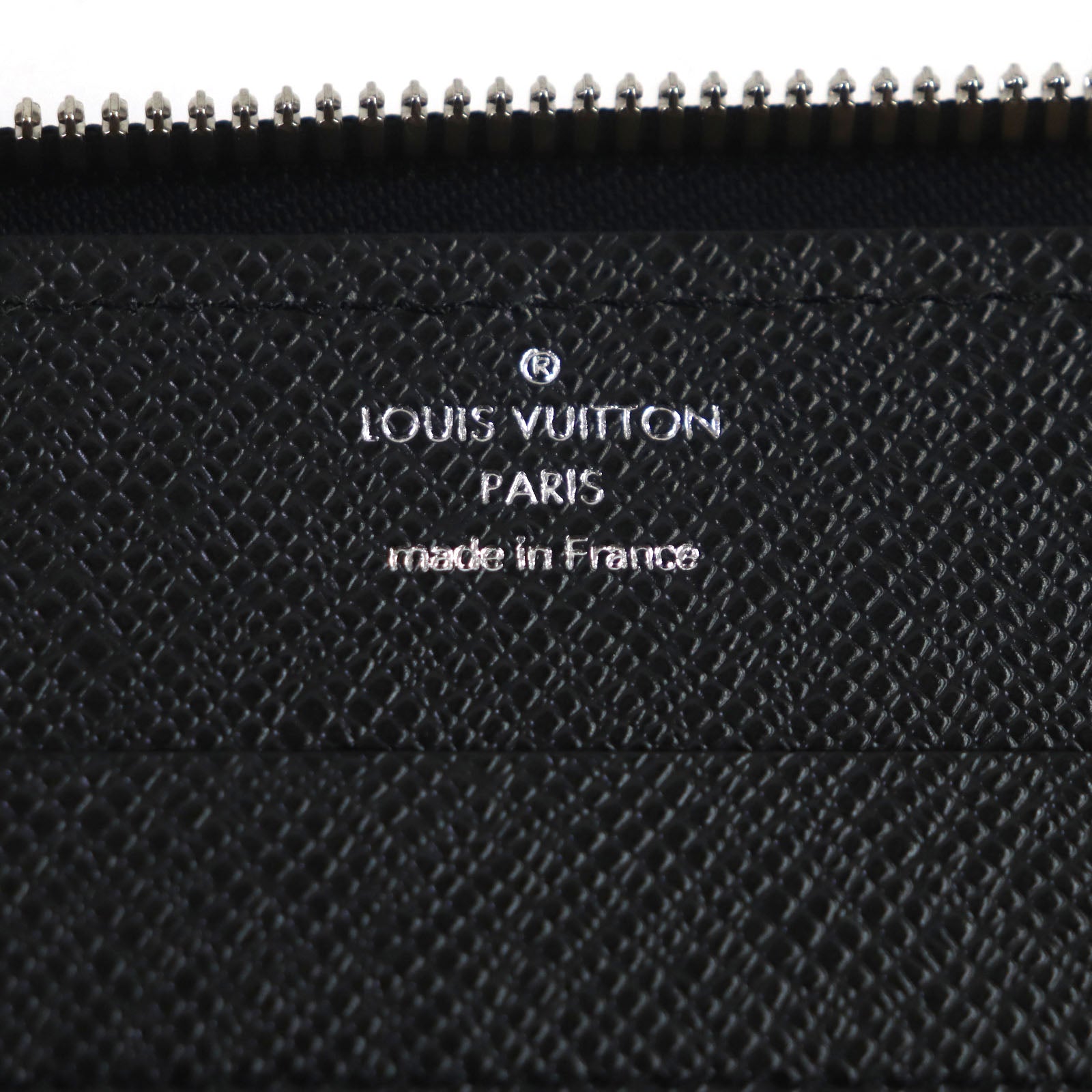 Louis Vuitton Taiga Leather Document Case M32612