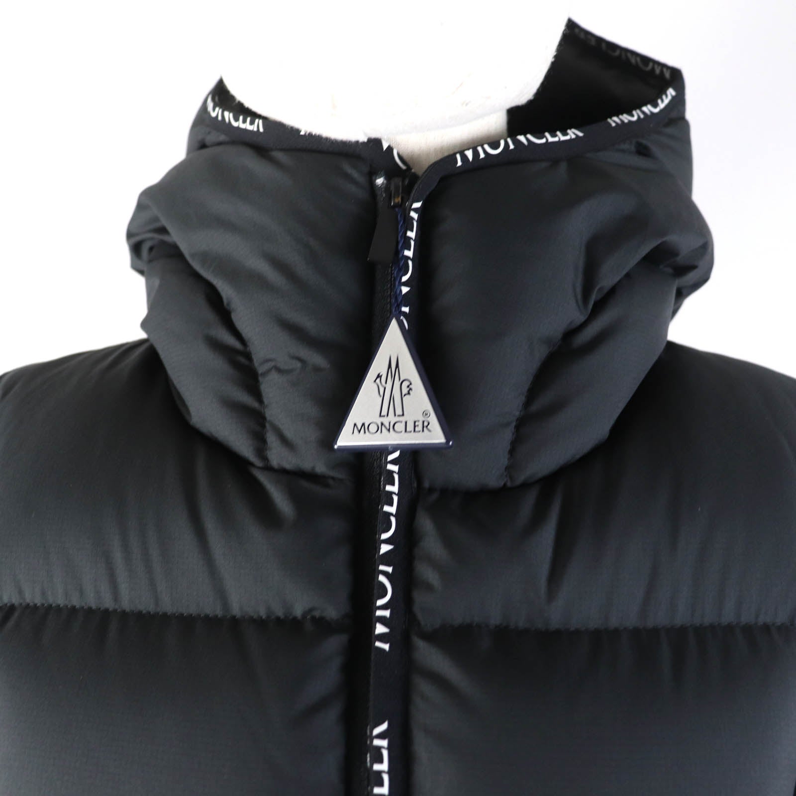 MONCLER SITTANG Down Jacket Black Women